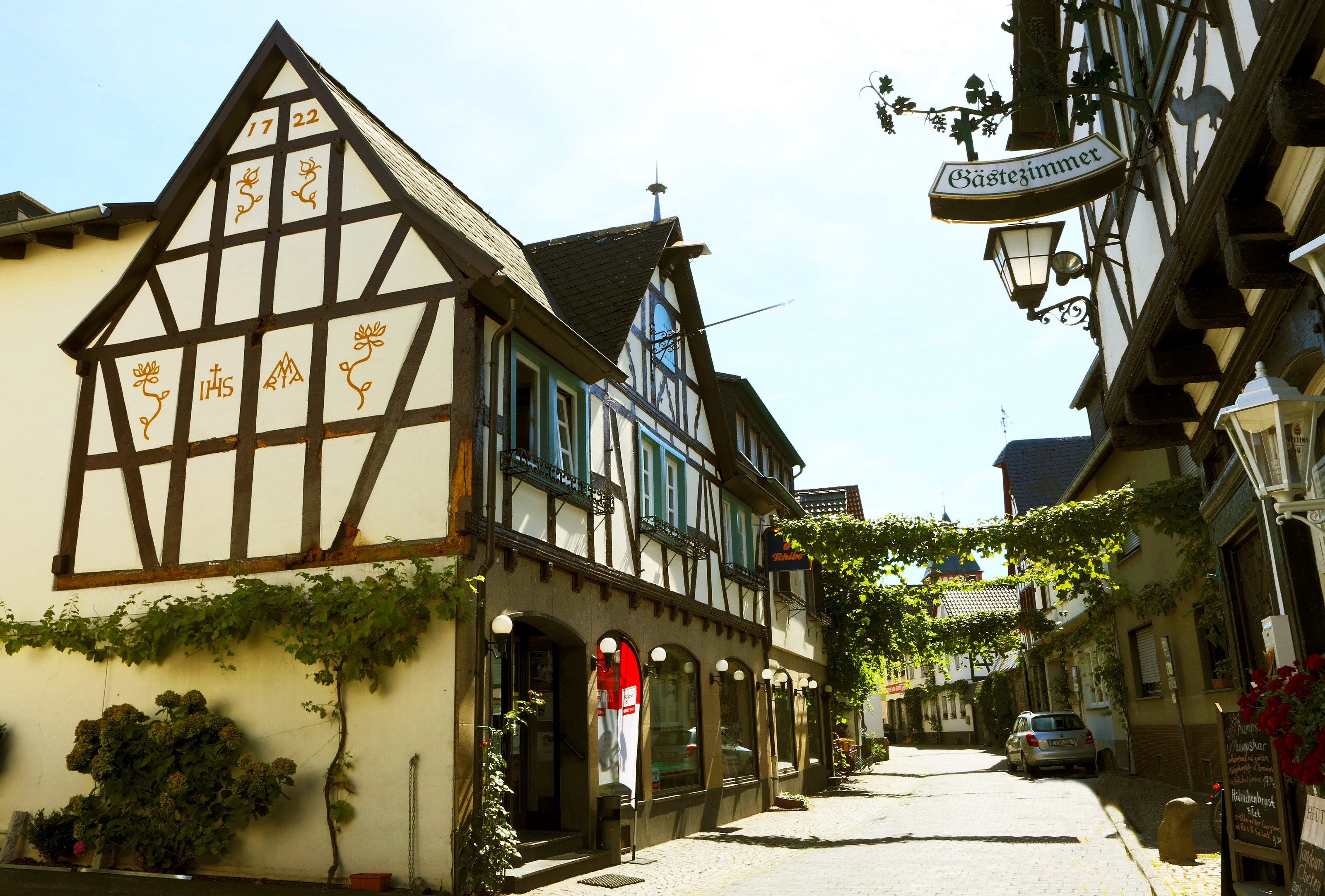 Half-timbered buildings in a German town HD Wallpaper
