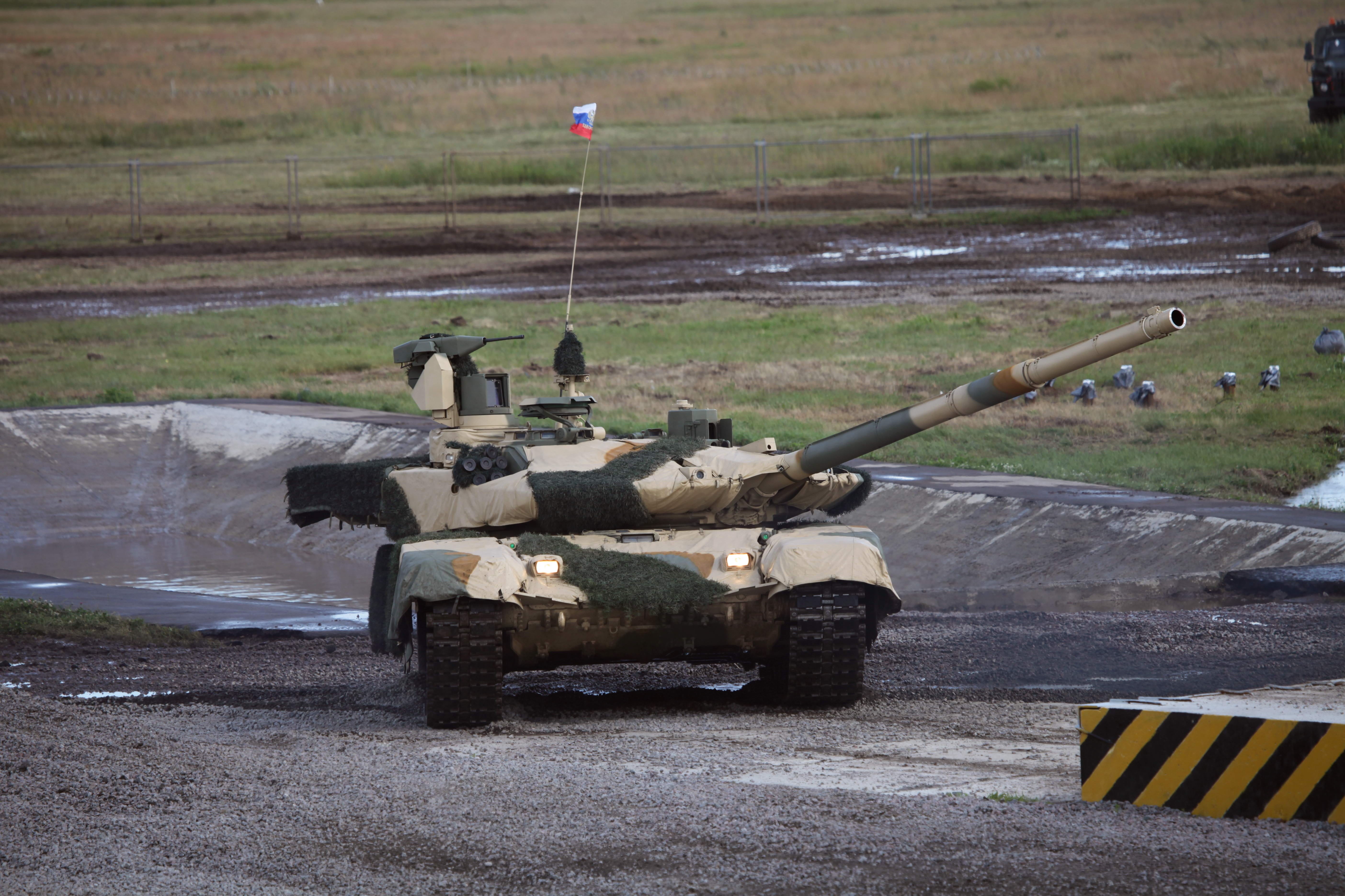 T-90 Tank with Russian Flag HD Wallpaper