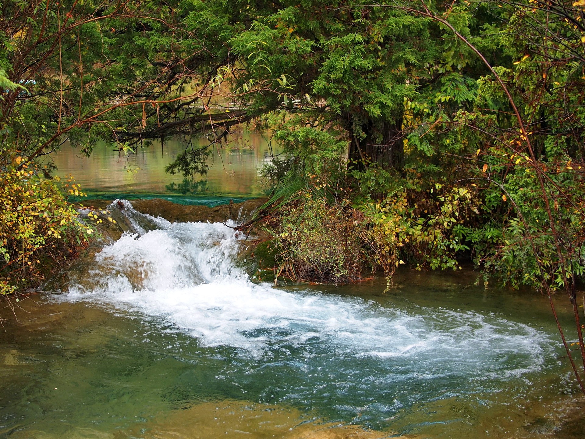 Waterfall in Jiuzhaigou National Park, China HD Wallpaper