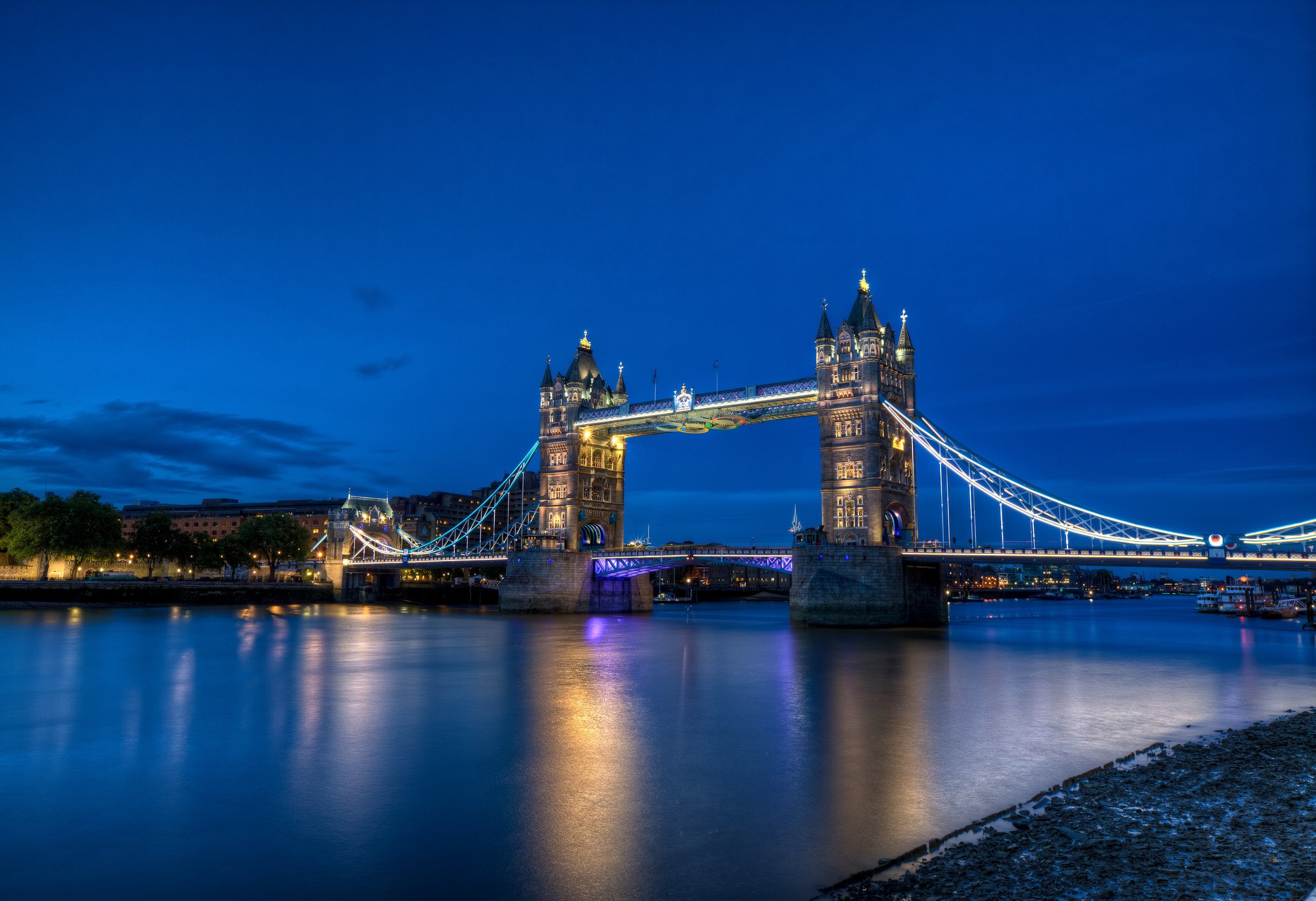 Tower Bridge at night, London, United Kingdom HD Wallpaper