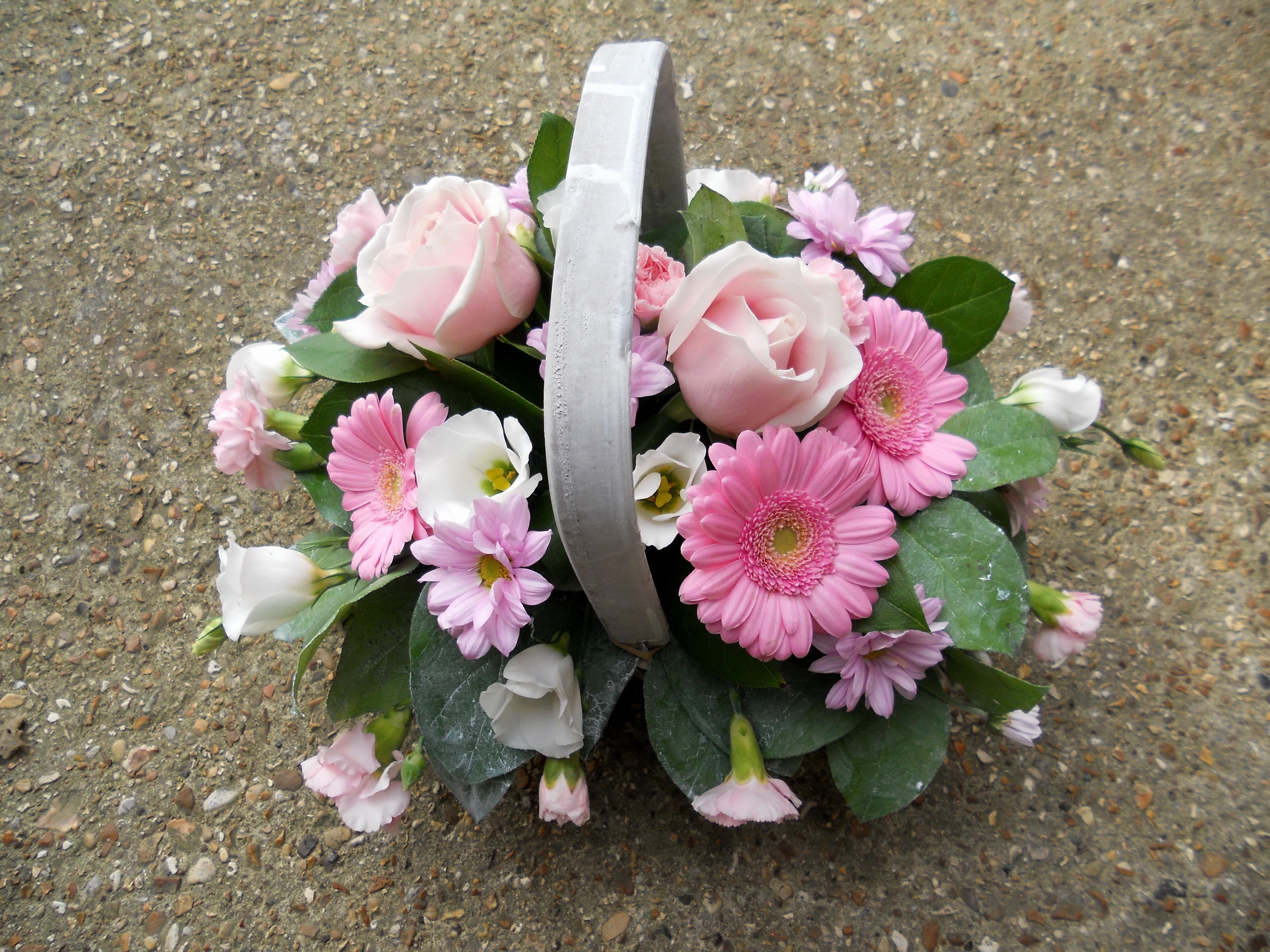 Pink and white flowers in a basket HD Wallpaper
