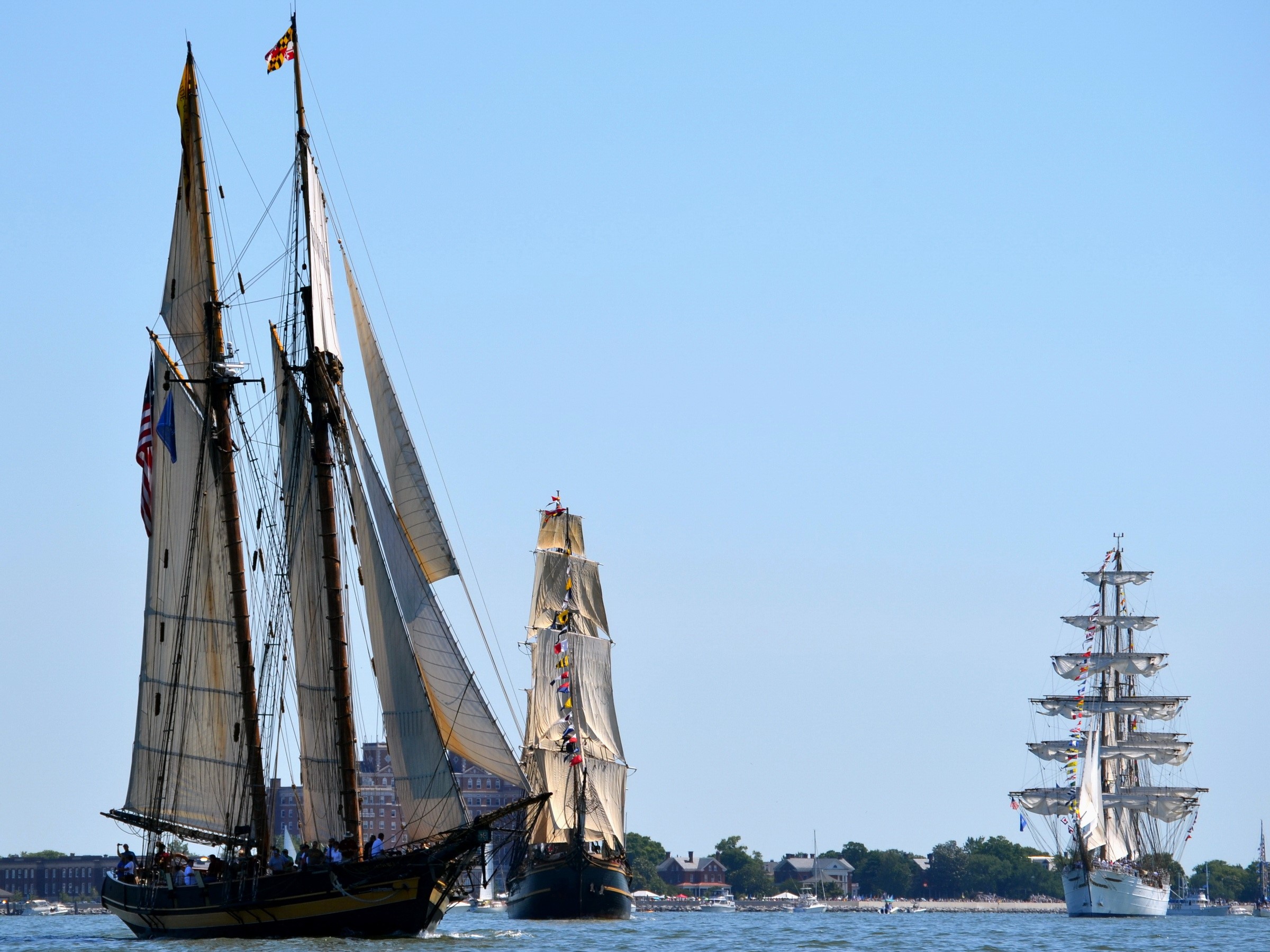 Tall ships sailing on the water HD Wallpaper