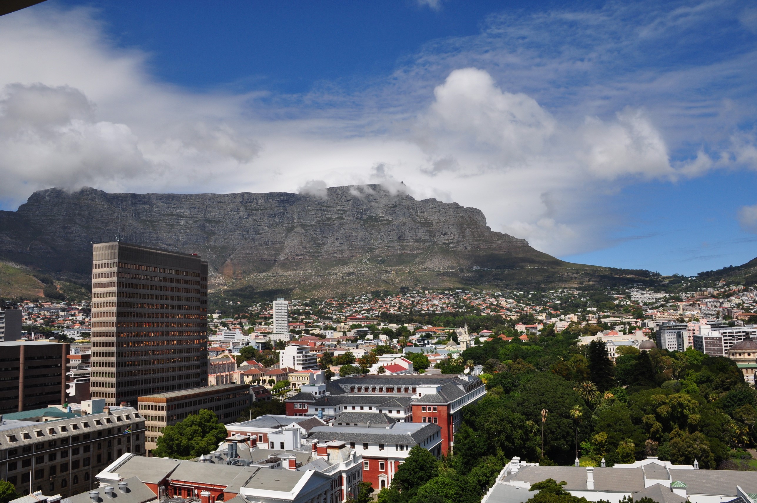 Table Mountain overlooking Cape Town, South Africa HD Wallpaper