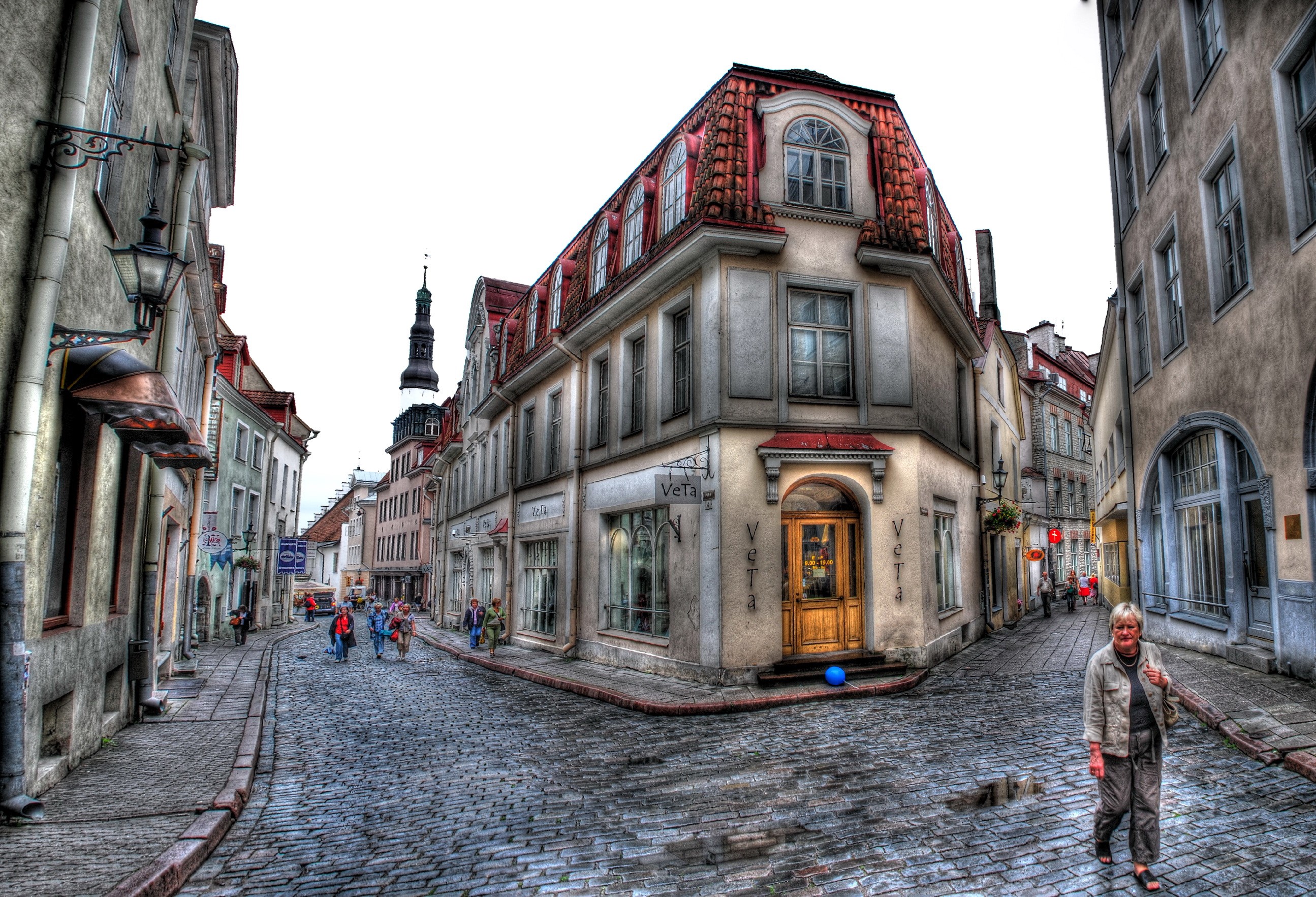 Cobblestone street in Tallinn, Baltics HD Wallpaper