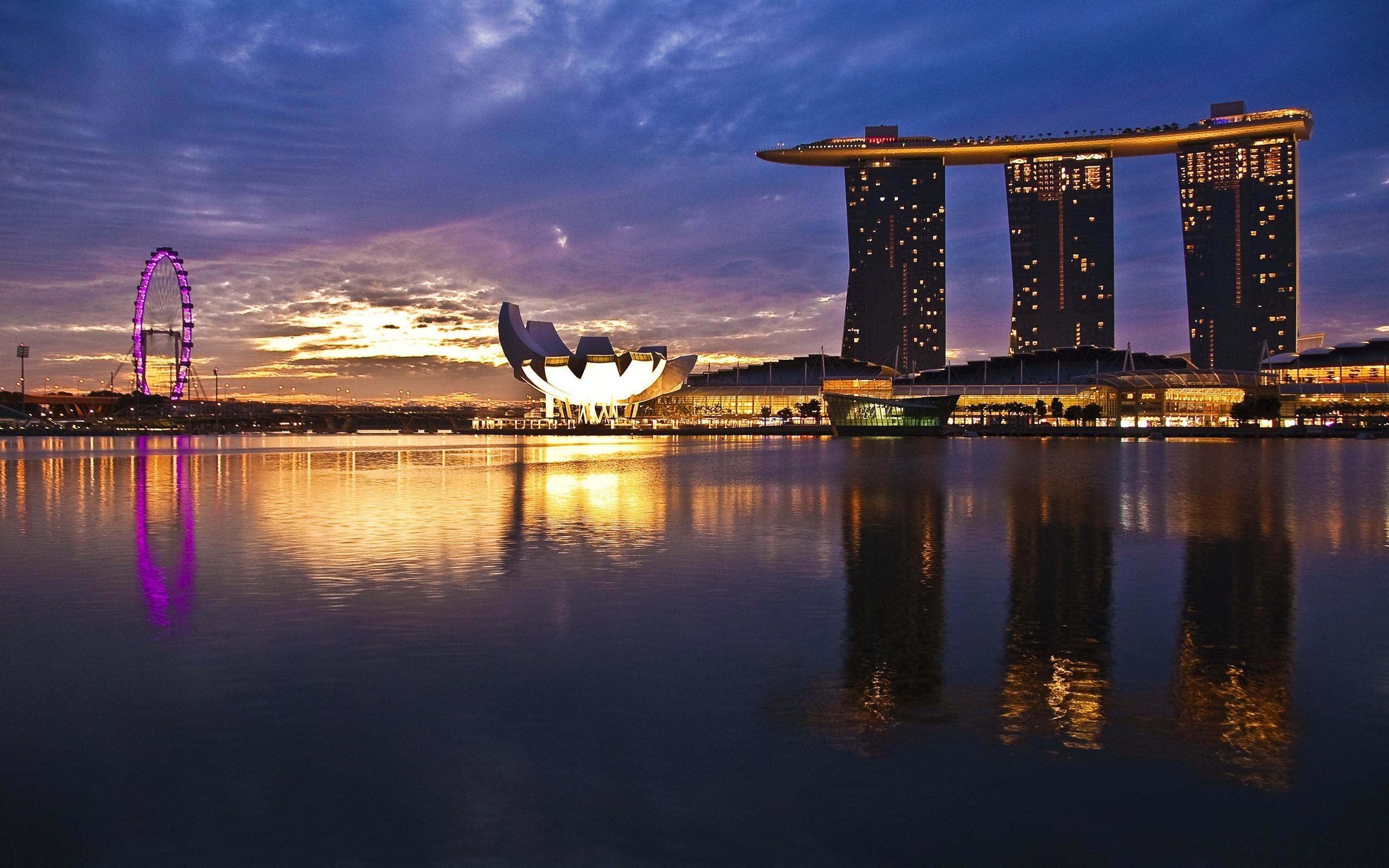 Marina Bay Sands and Singapore Flyer at Dusk HD Wallpaper