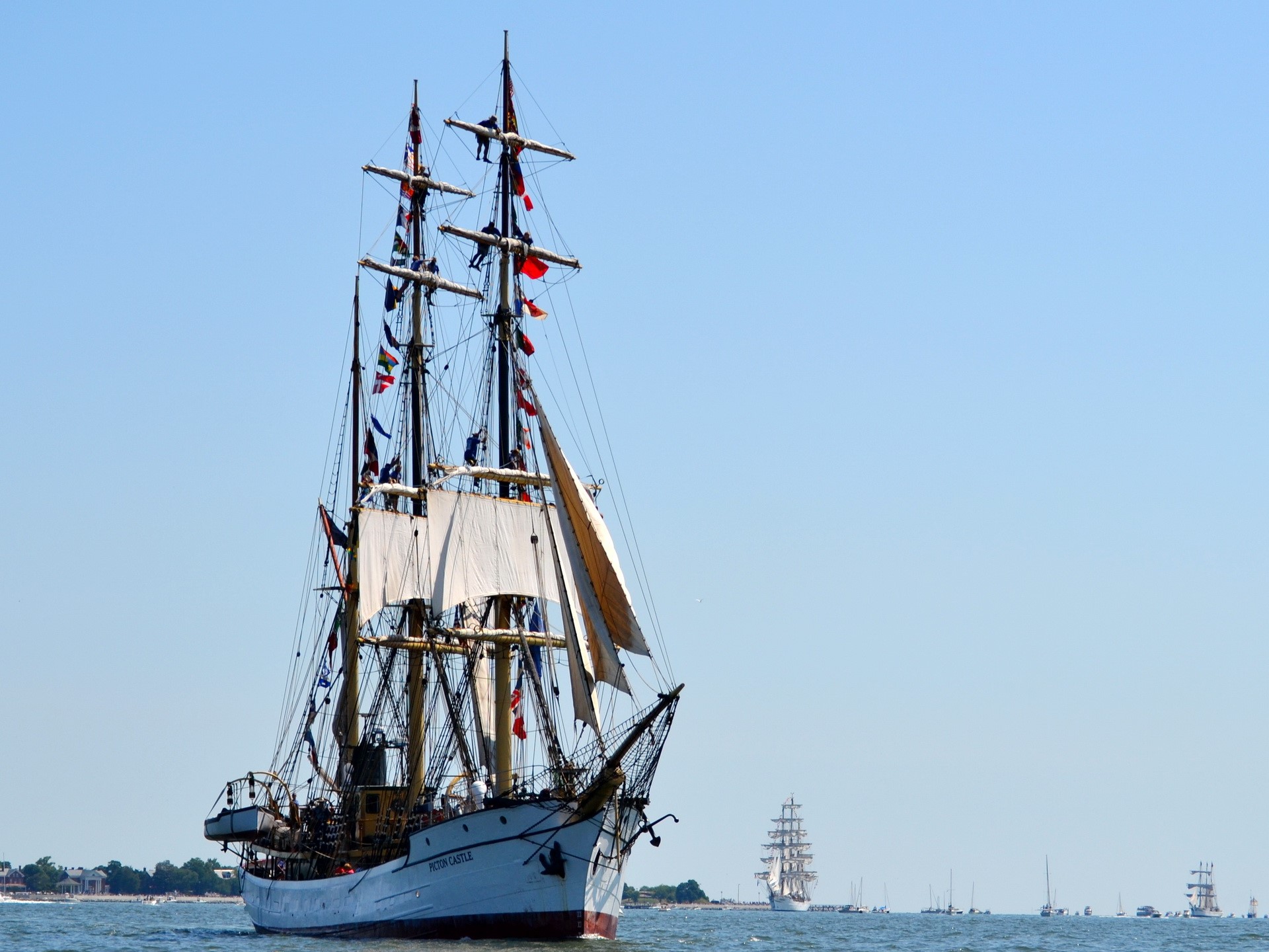 Tall Ships Sailing on the Water HD Wallpaper