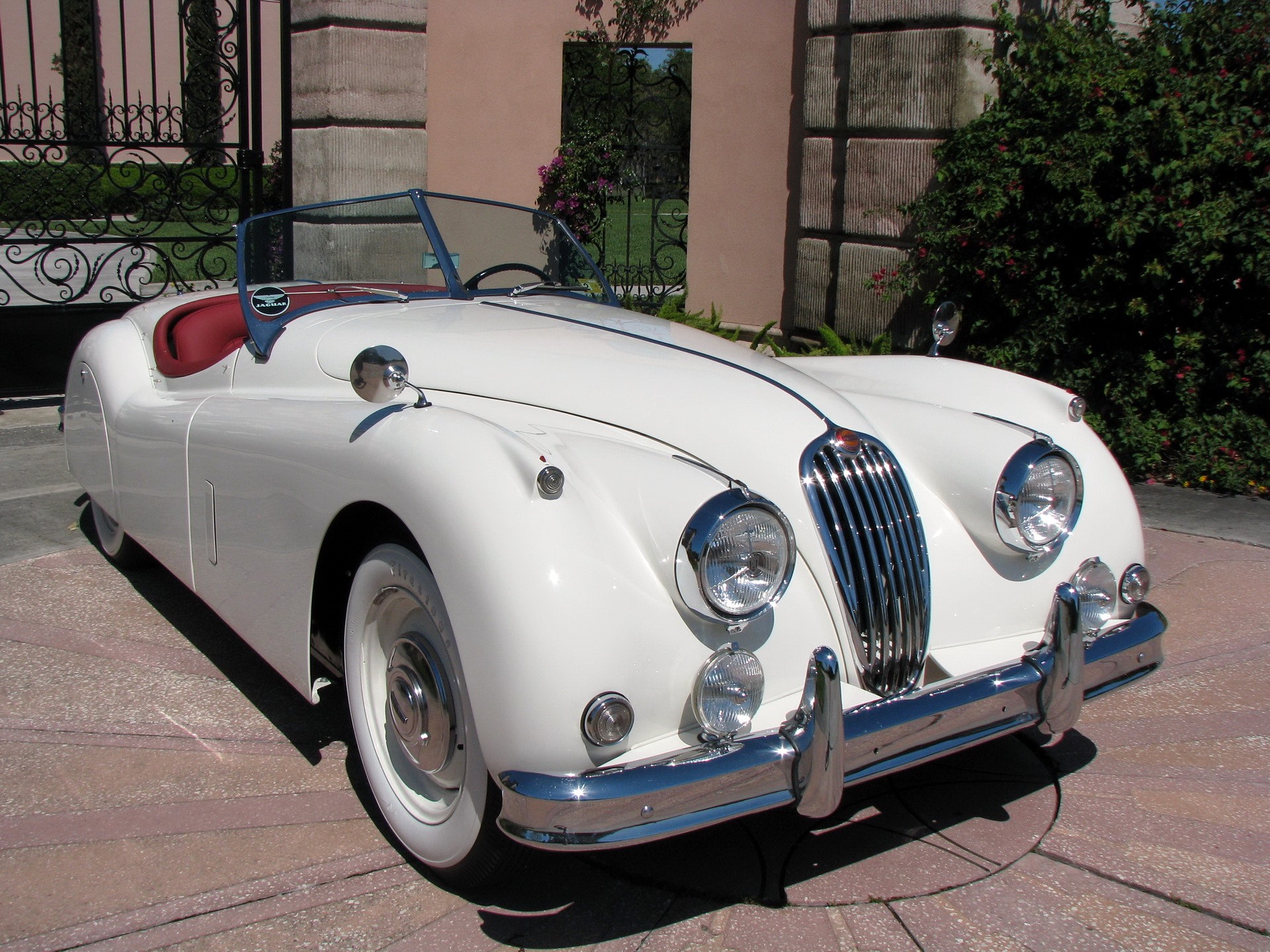 White 1957 Jaguar XK 140 Roadster HD Wallpaper