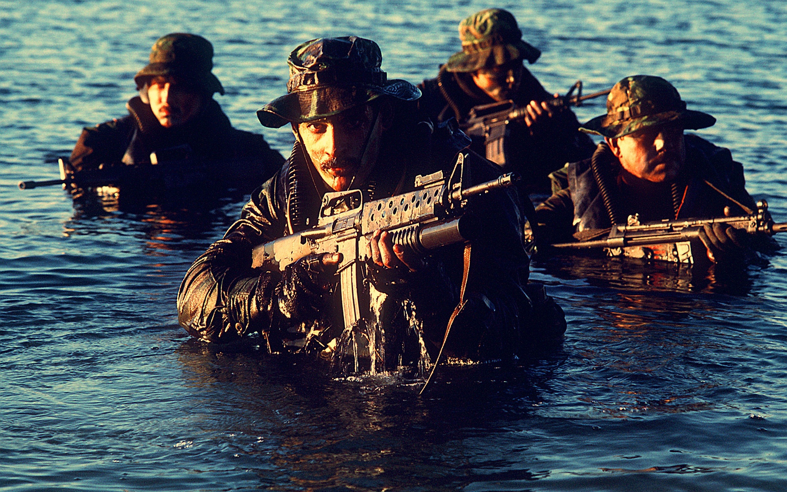 Soldiers in water with rifles HD Wallpaper