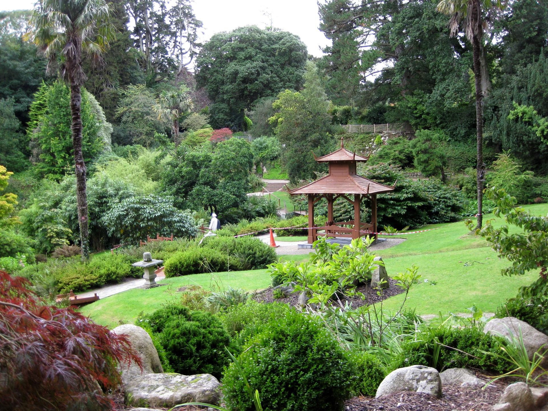 Japanese Garden with Gazebo and Stone Lantern HD Wallpaper