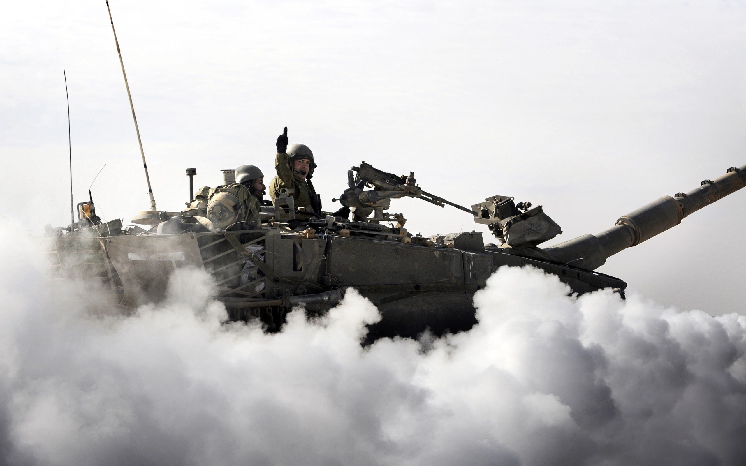 Two soldiers on a tank in smoke HD Wallpaper