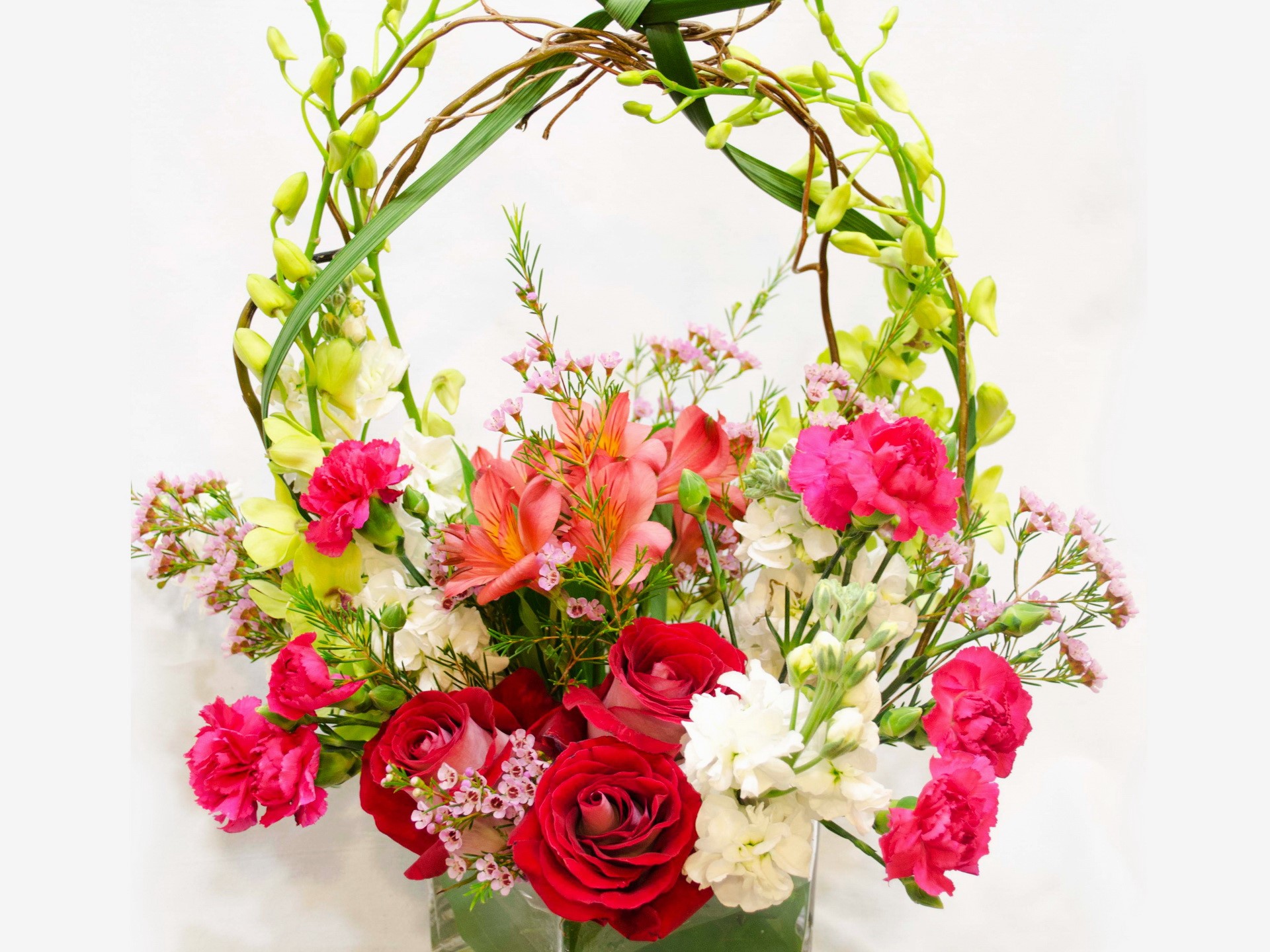 Floral arrangement with roses and orchids HD Wallpaper