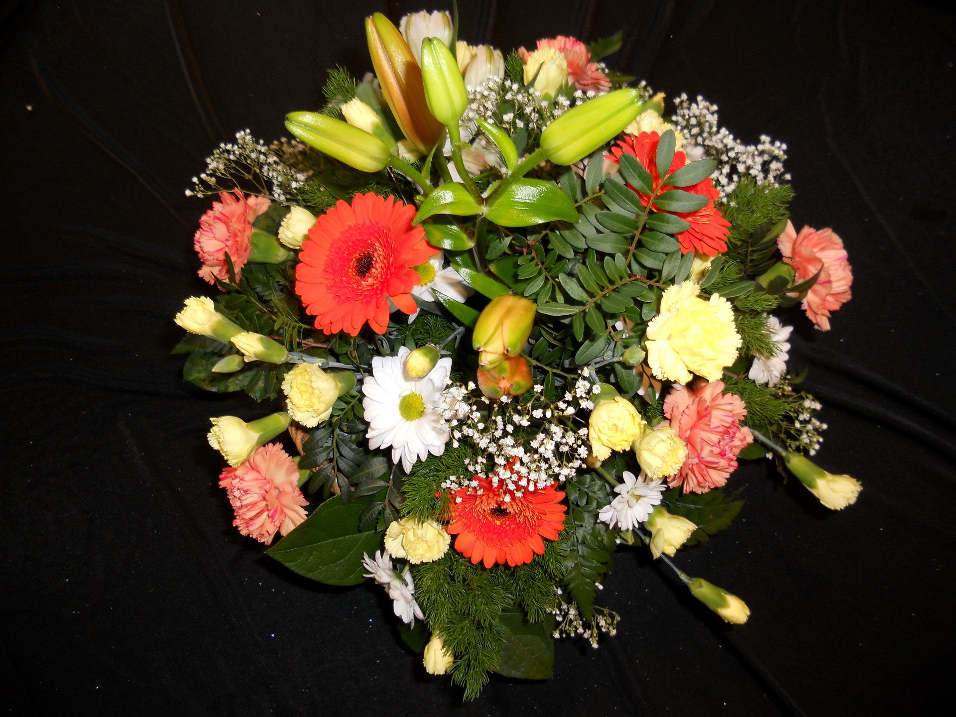 Colorful flower bouquet with lilies and gerberas HD Wallpaper