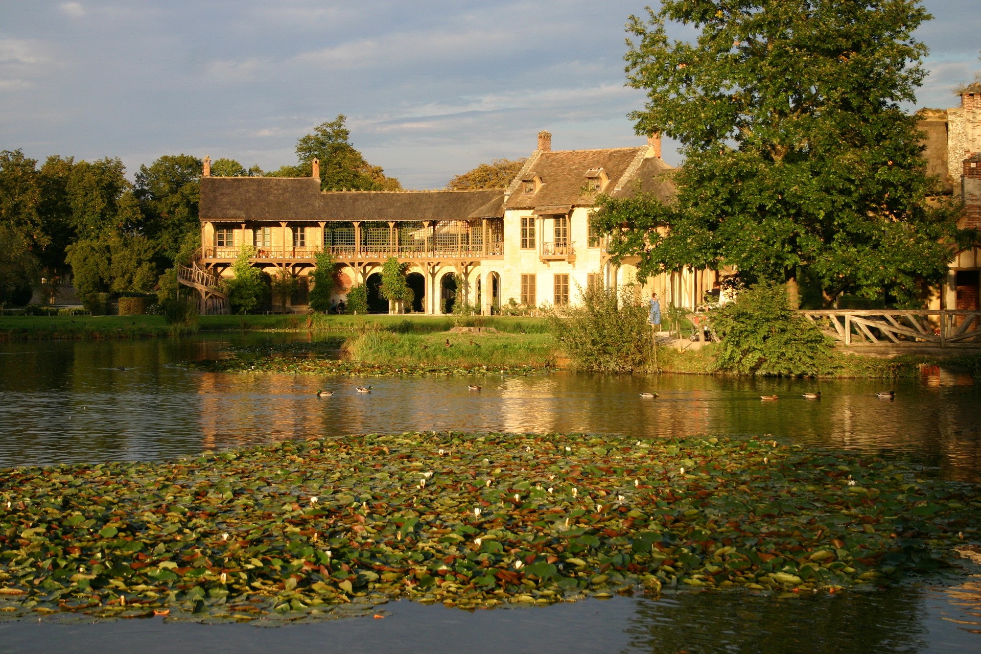 Domaine de Marie-Antoinette, Versailles, France HD Wallpaper