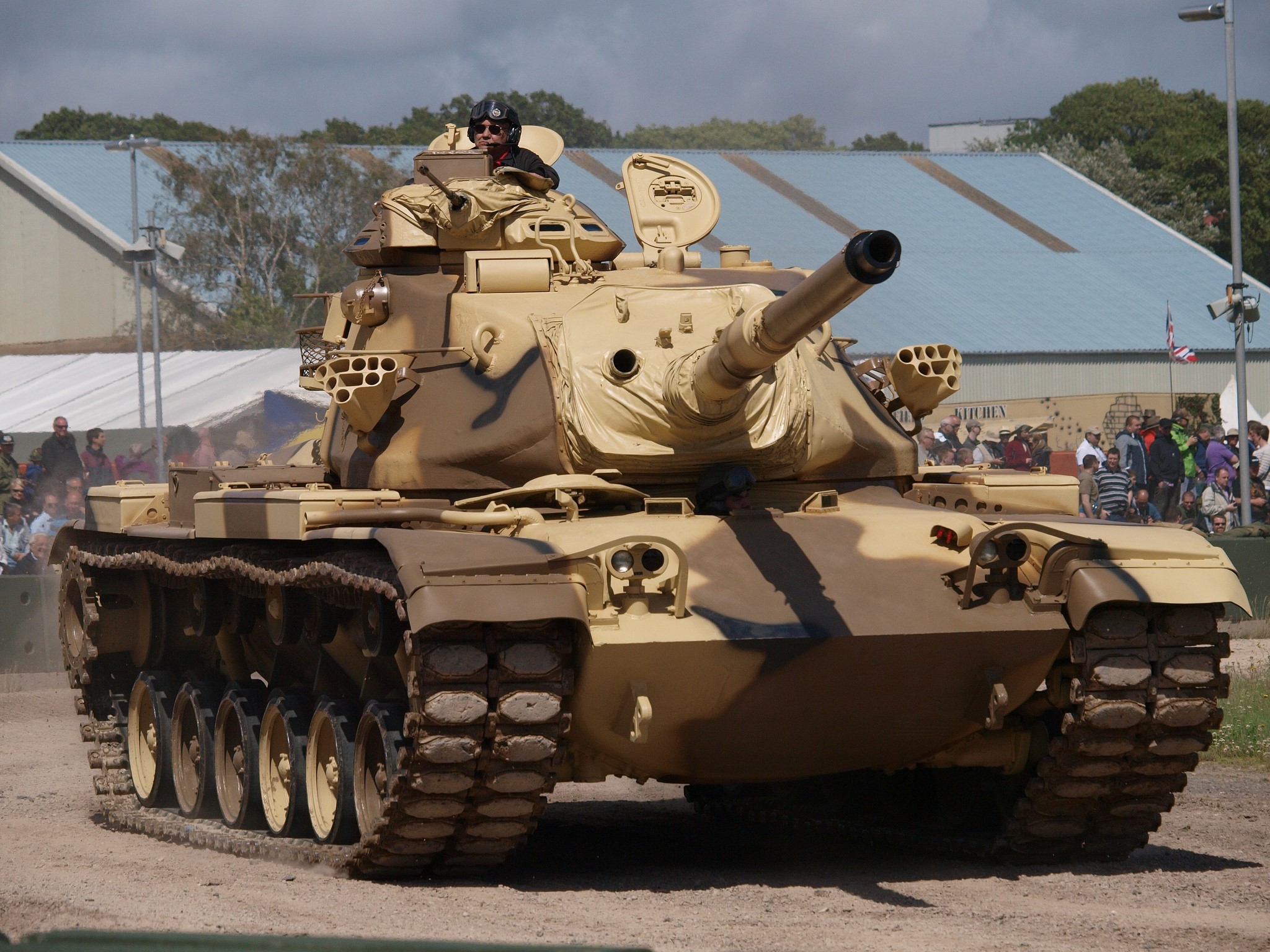 Desert Camouflage Tank with Crew HD Wallpaper