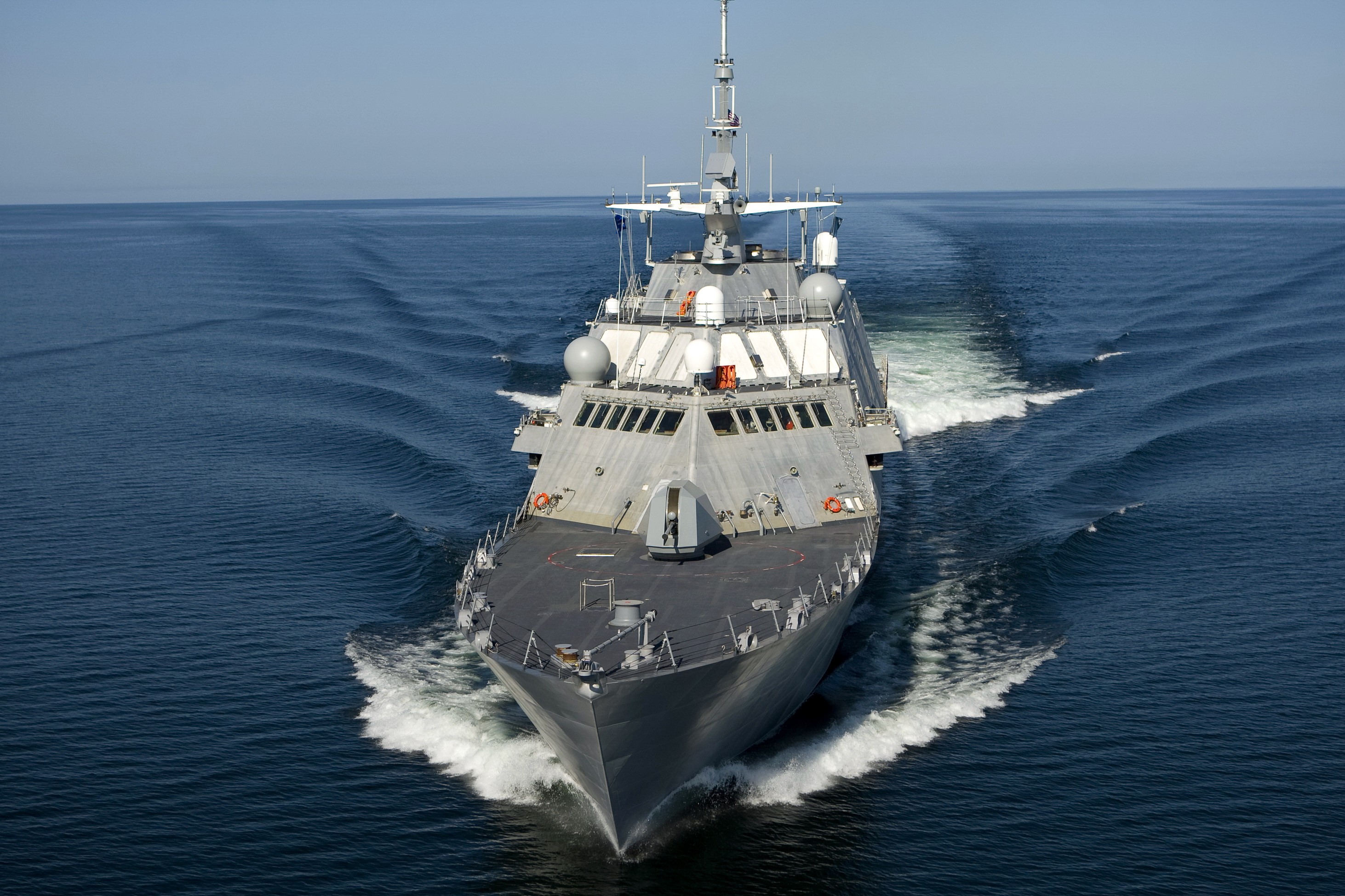US Navy Littoral Combat Ship sailing on the ocean HD Wallpaper