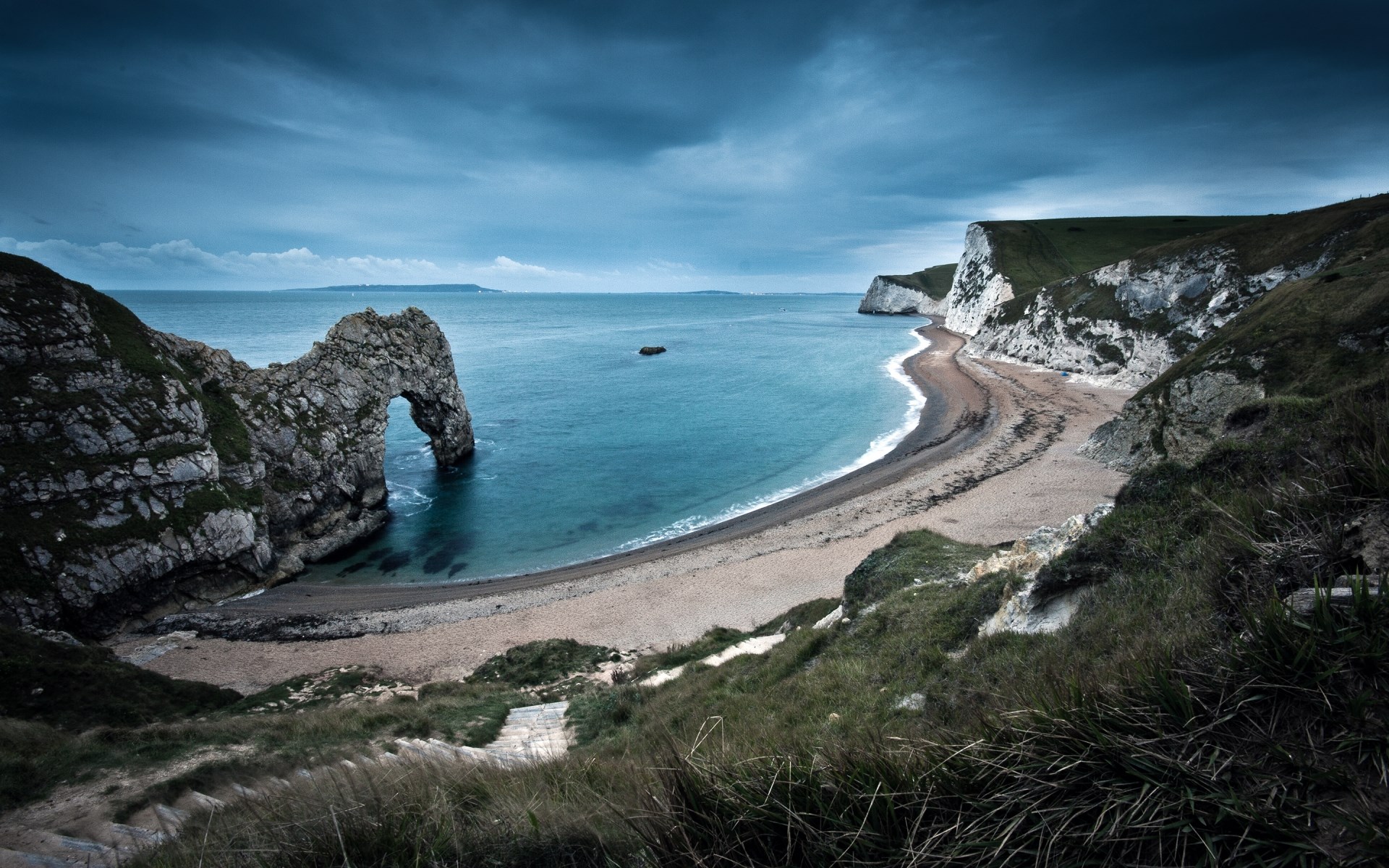 Durdle Door Arch and Beach HD Wallpaper