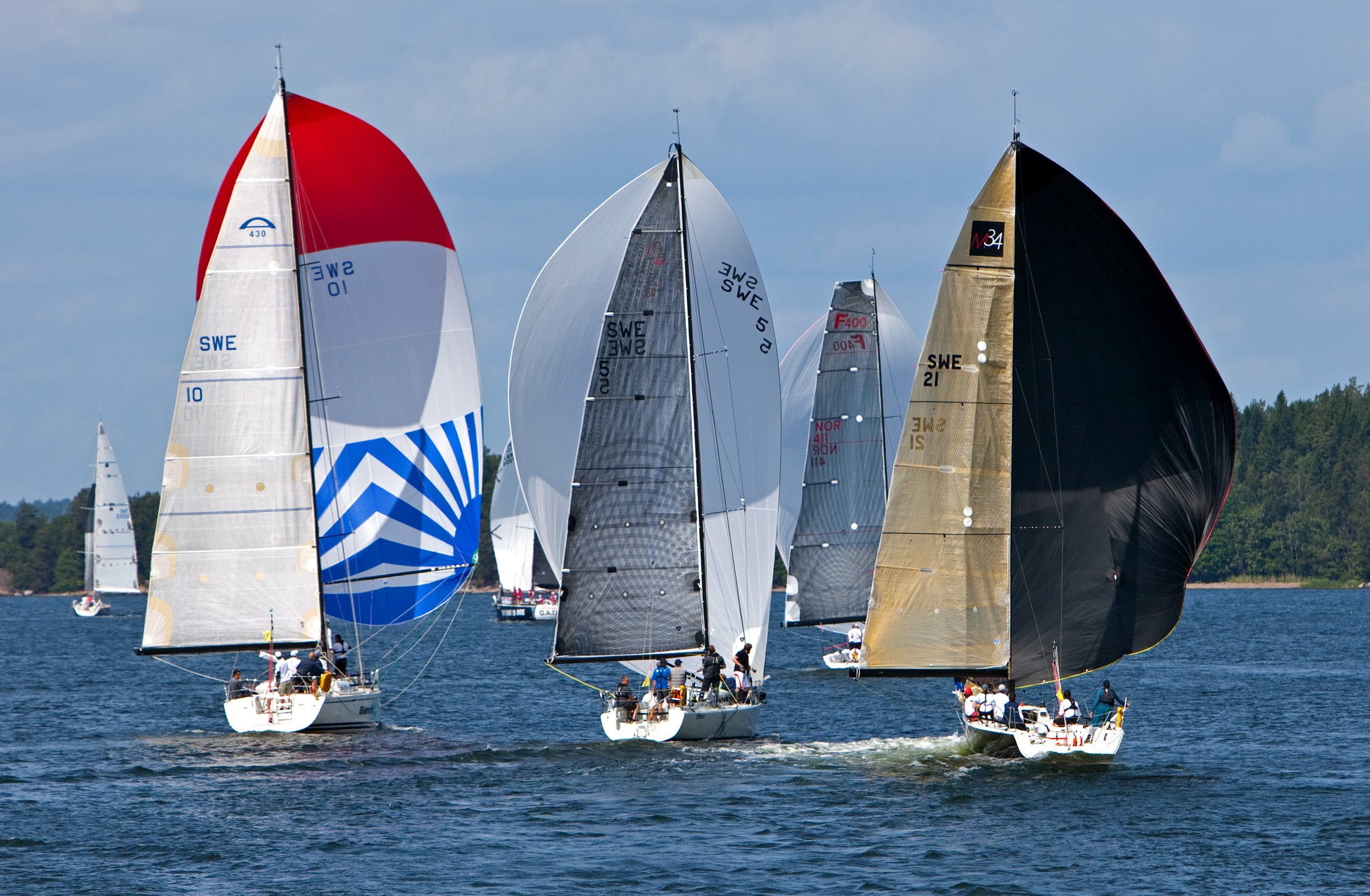 Sailboats racing on a sunny day HD Wallpaper