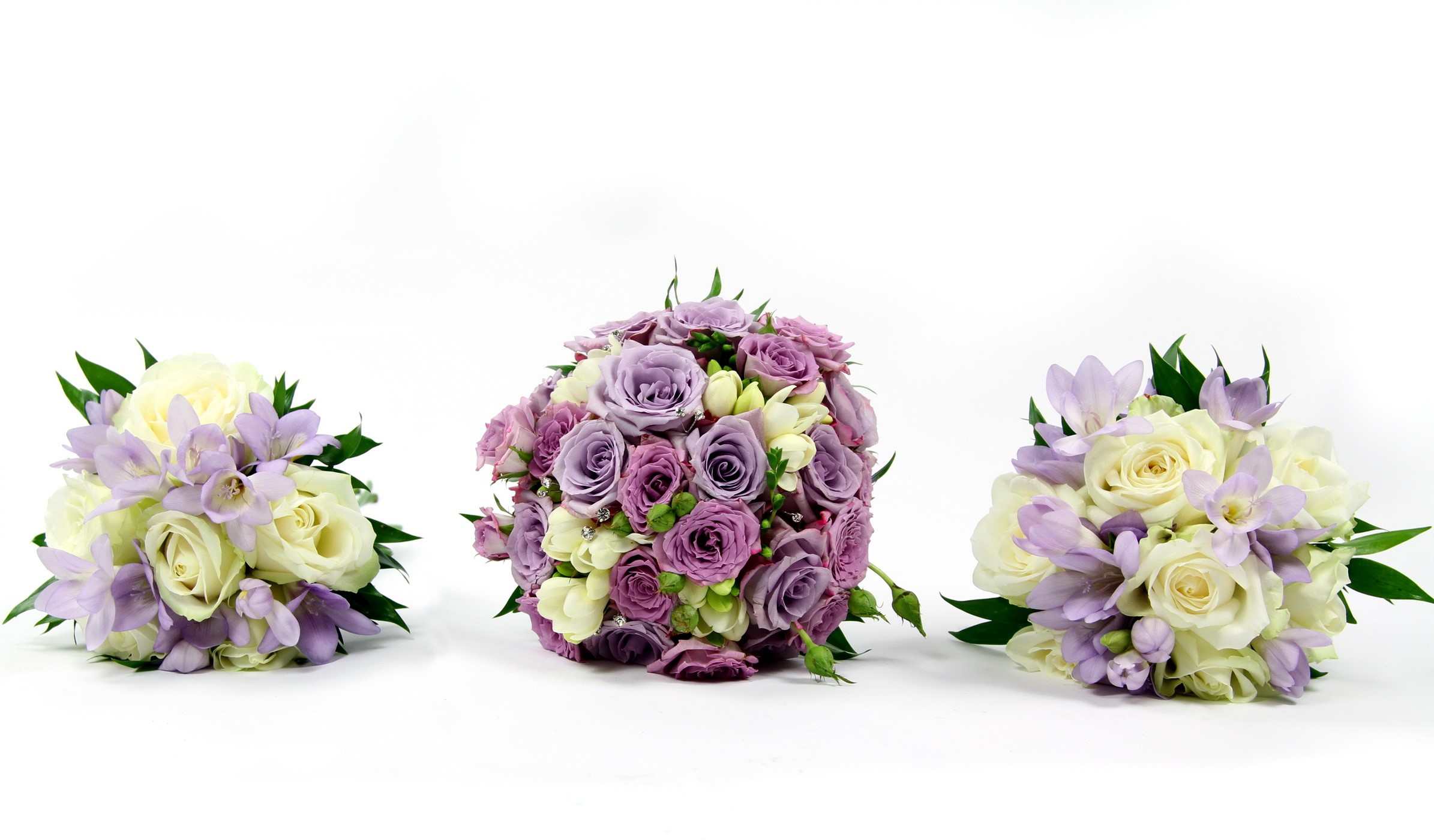 Three wedding bouquets with roses and freesia HD Wallpaper