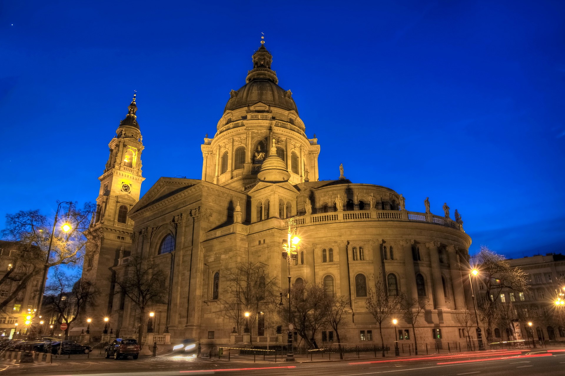 St. Stephen's Basilica at night, Budapest, Hungary HD Wallpaper