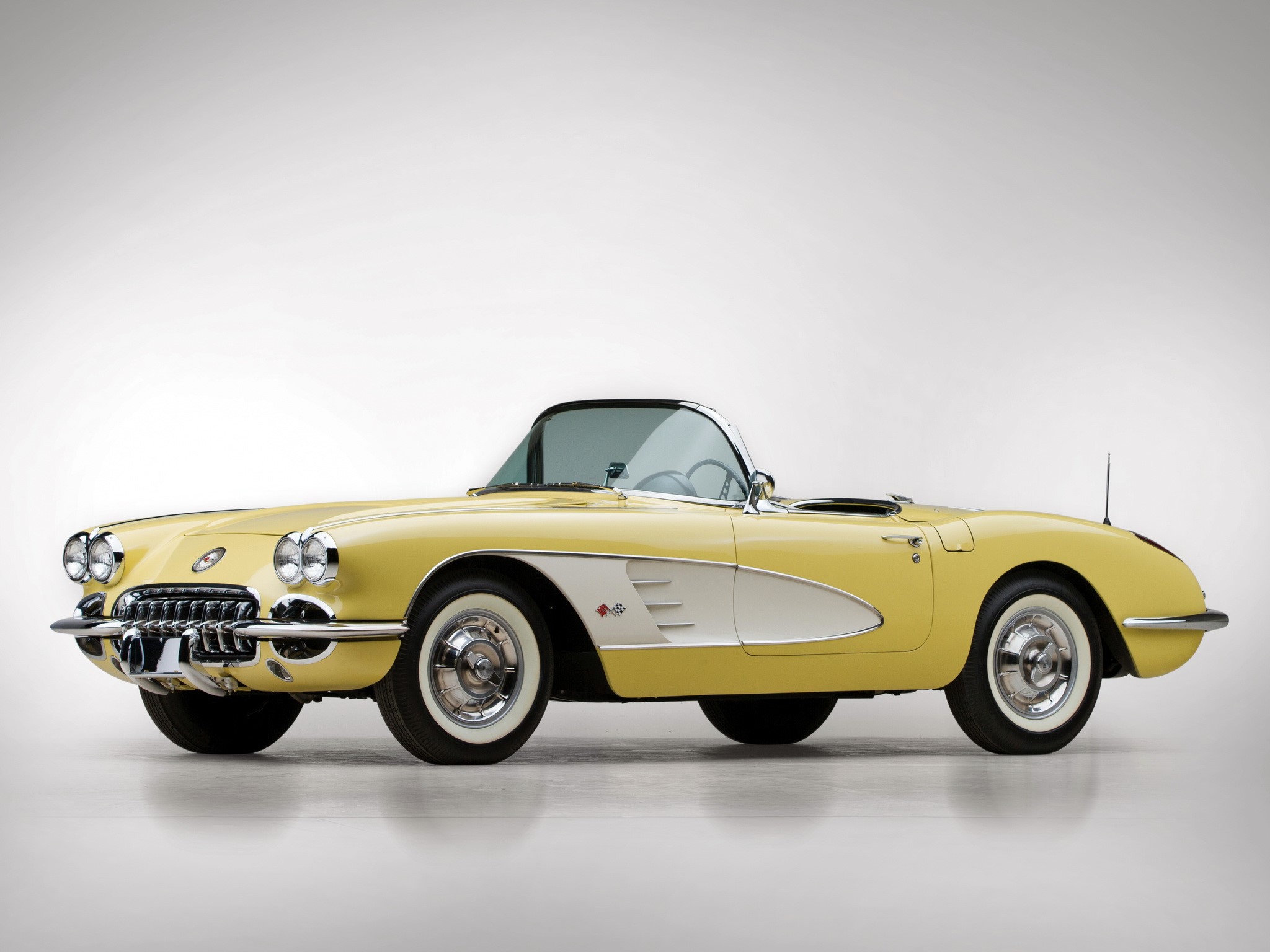 Yellow Chevrolet Corvette Cabriolet HD Wallpaper