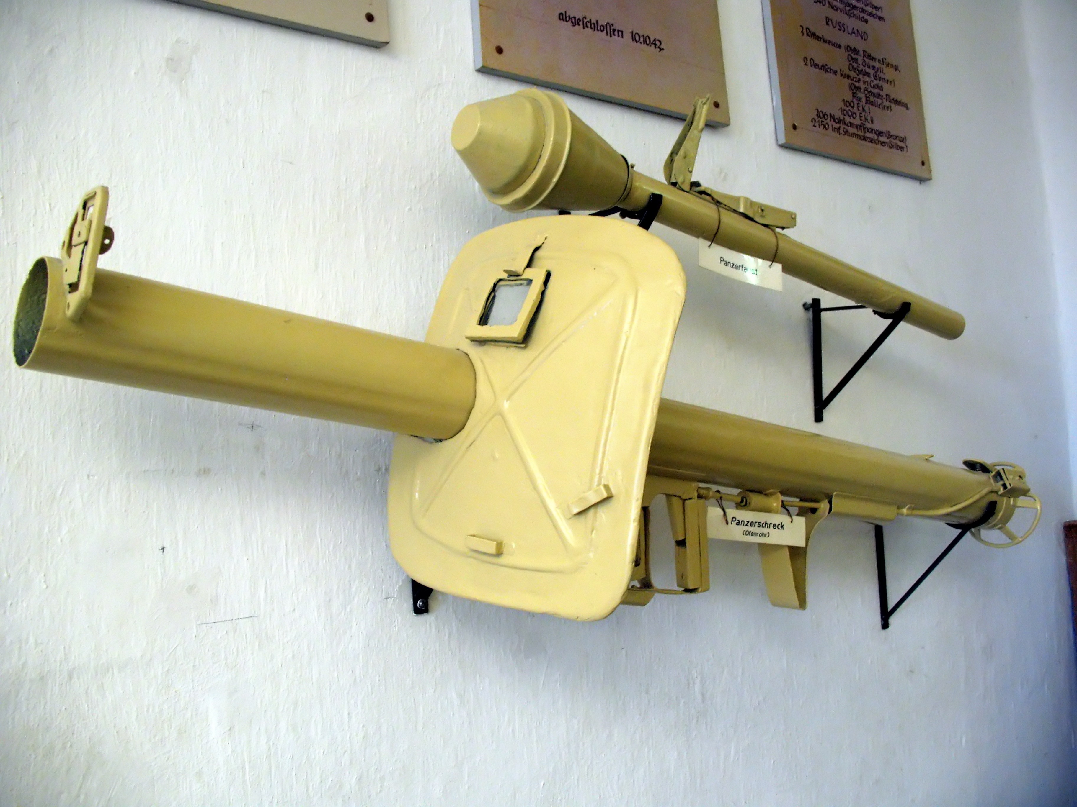 Panzerschreck and Panzerfaust anti-tank weapons HD Wallpaper