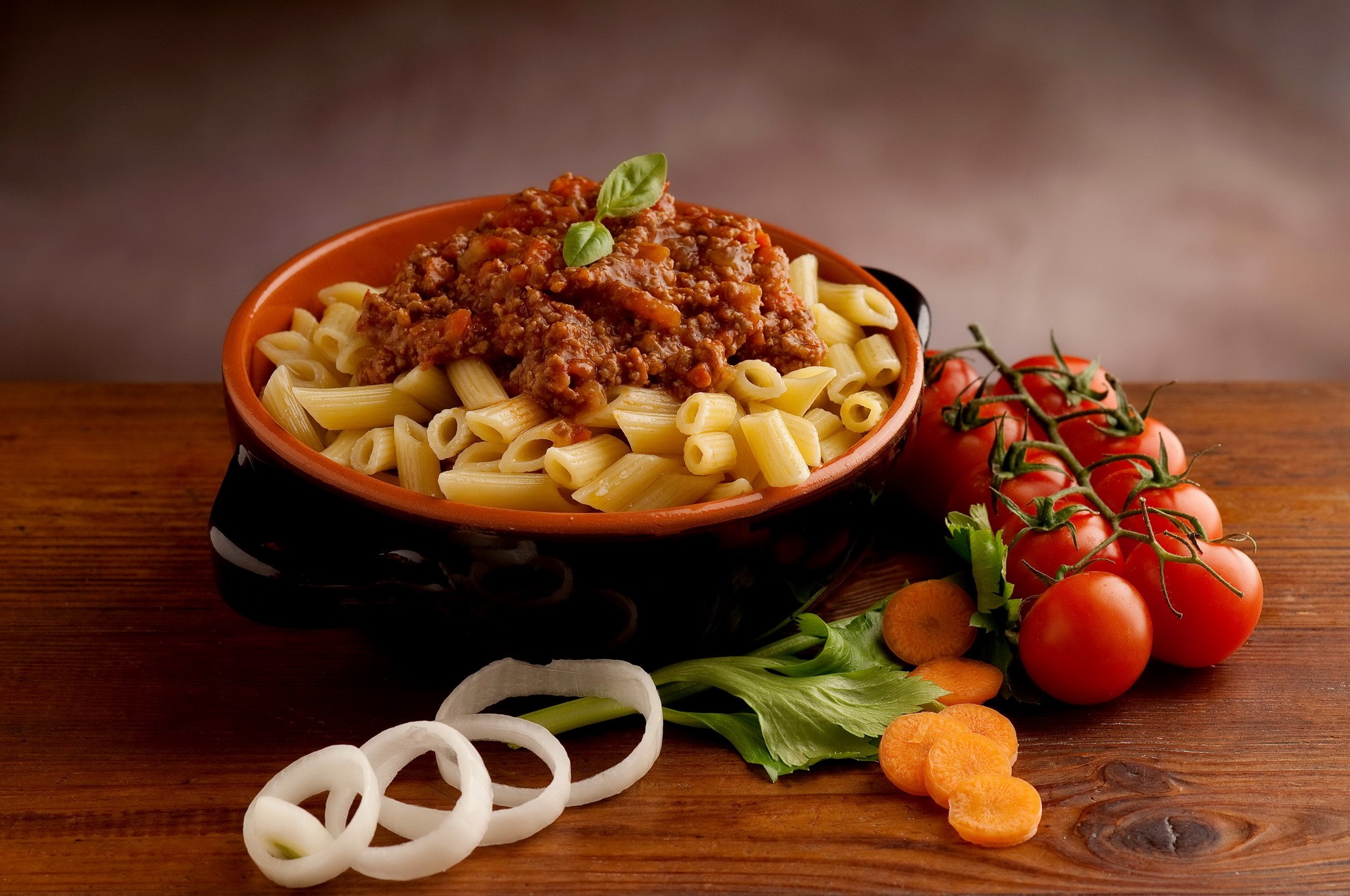 Pasta with Bolognese Sauce and Vegetables HD Wallpaper