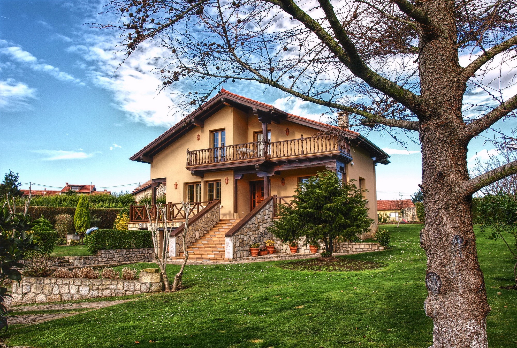 House with balcony and garden in Spain HD Wallpaper