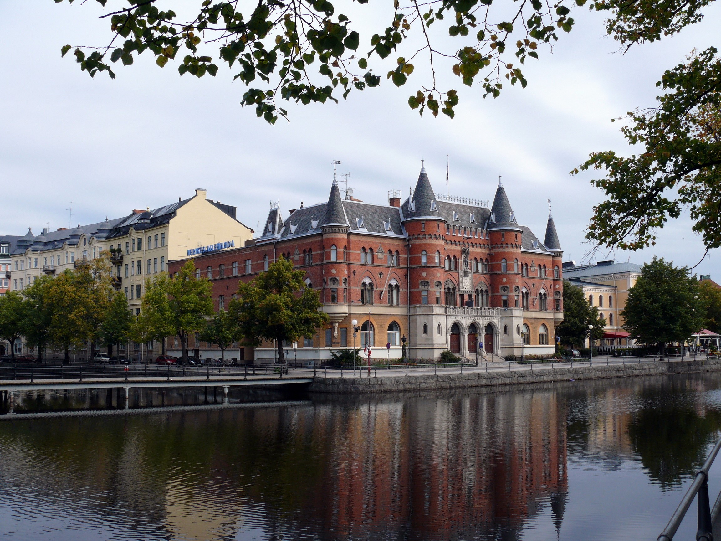 Building on a river in Sweden HD Wallpaper