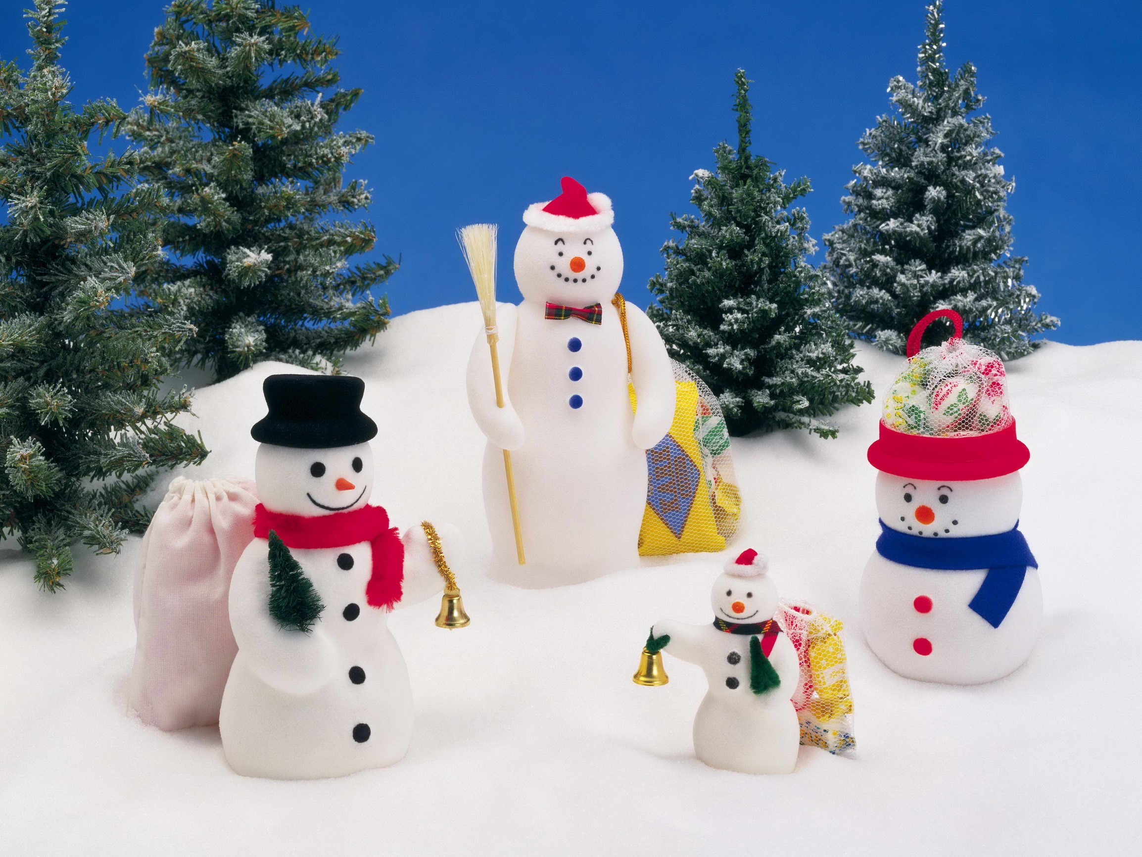 Christmas snowmen with trees and gifts HD Wallpaper