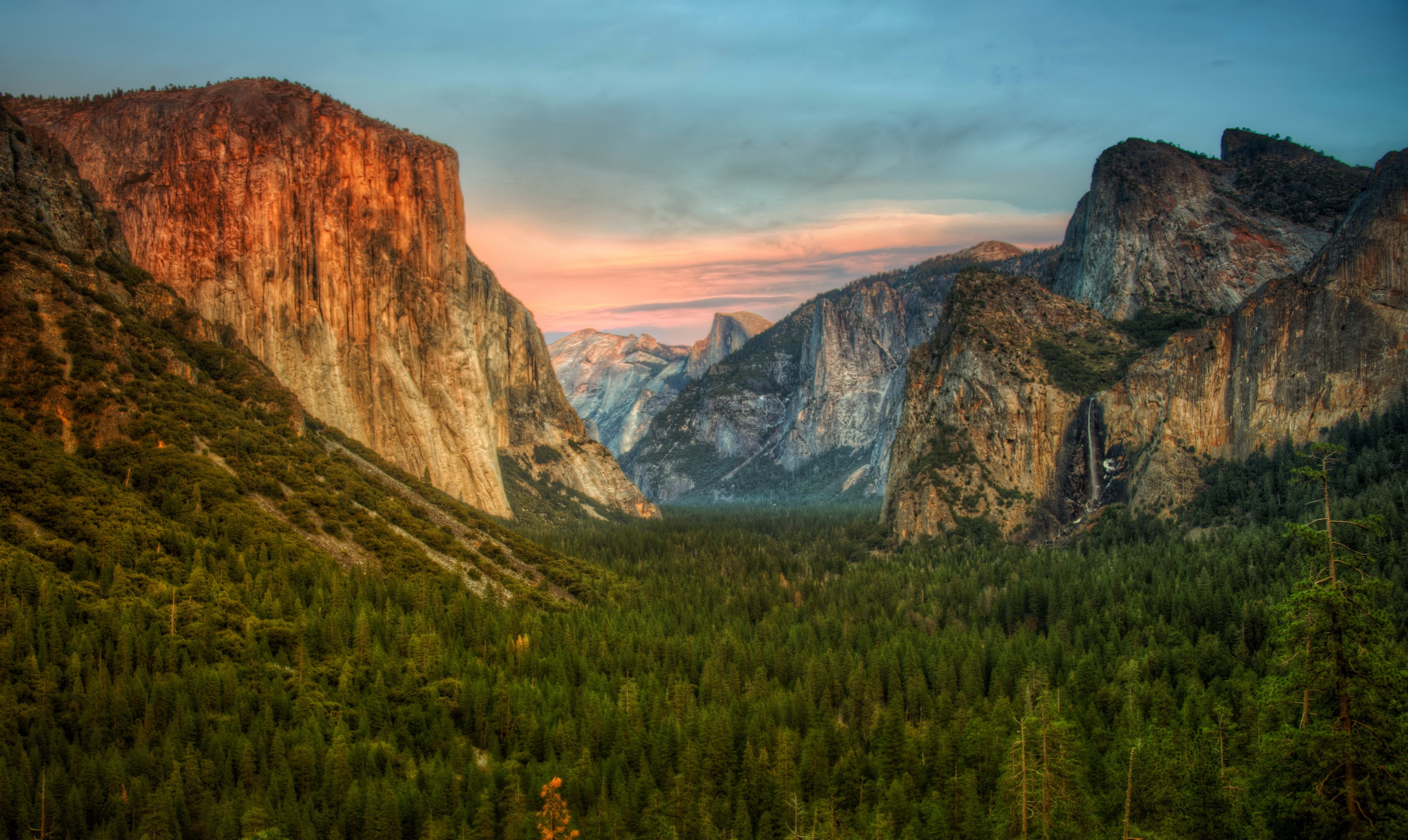 Yosemite Valley, California at Sunset HD Wallpaper