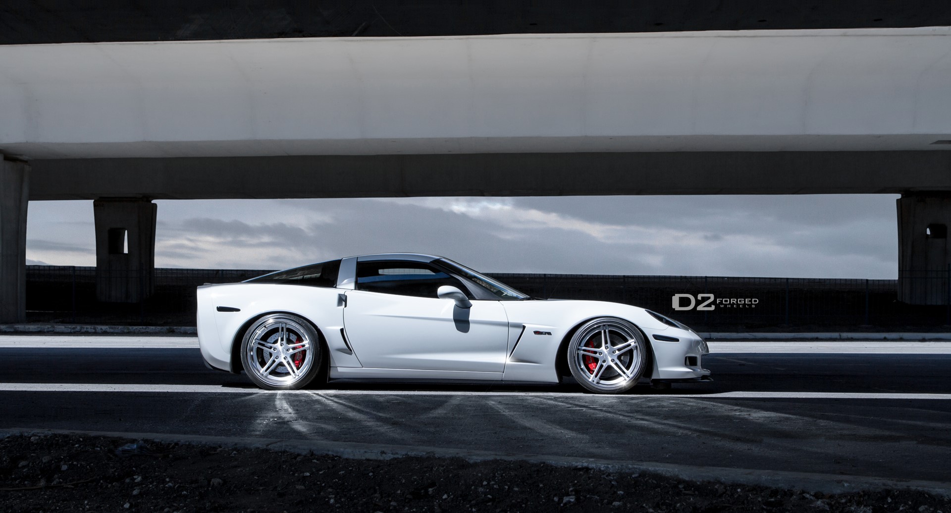 White Chevrolet Corvette Z06 with D2 Forged Wheels HD Wallpaper