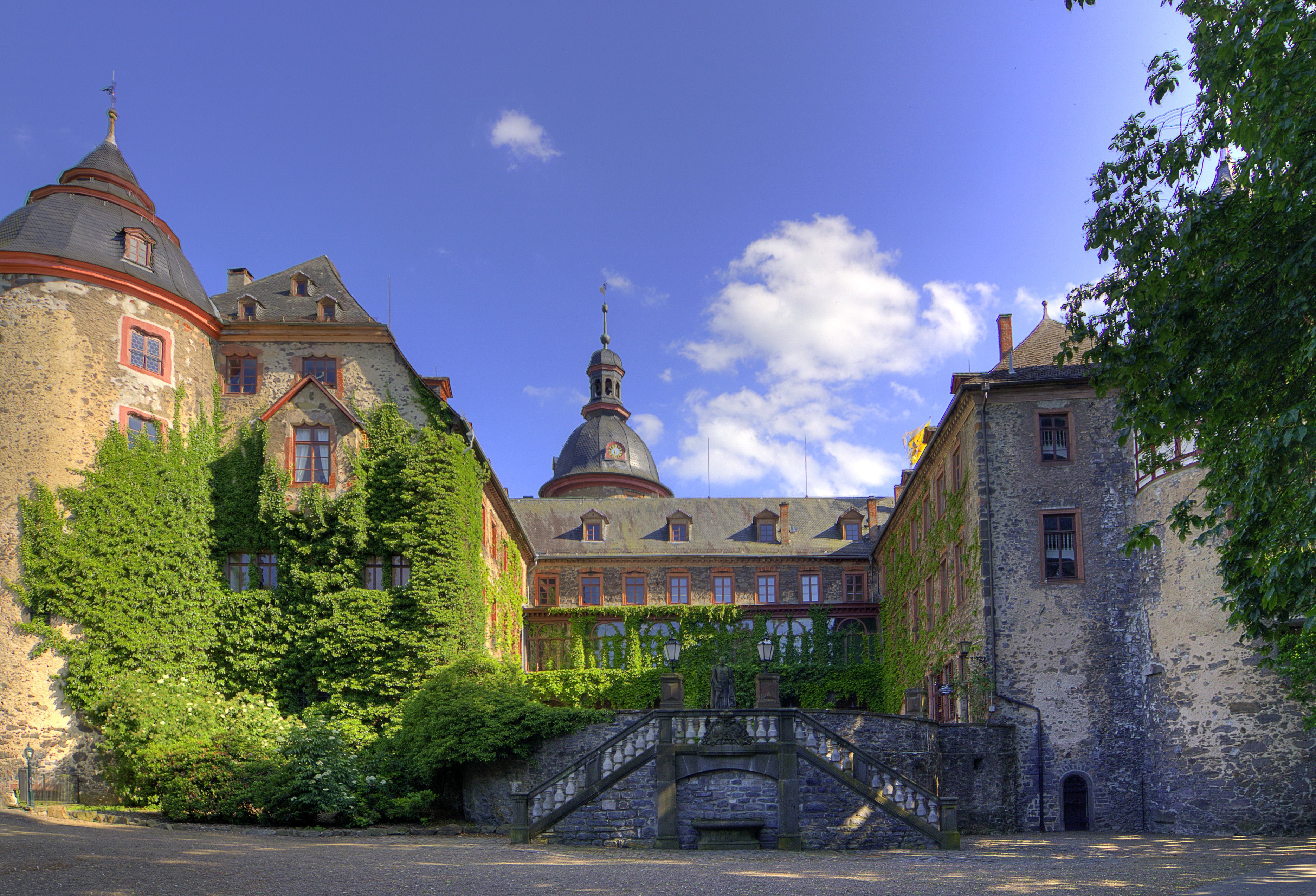 Schloss Johannisberg castle in Germany HD Wallpaper