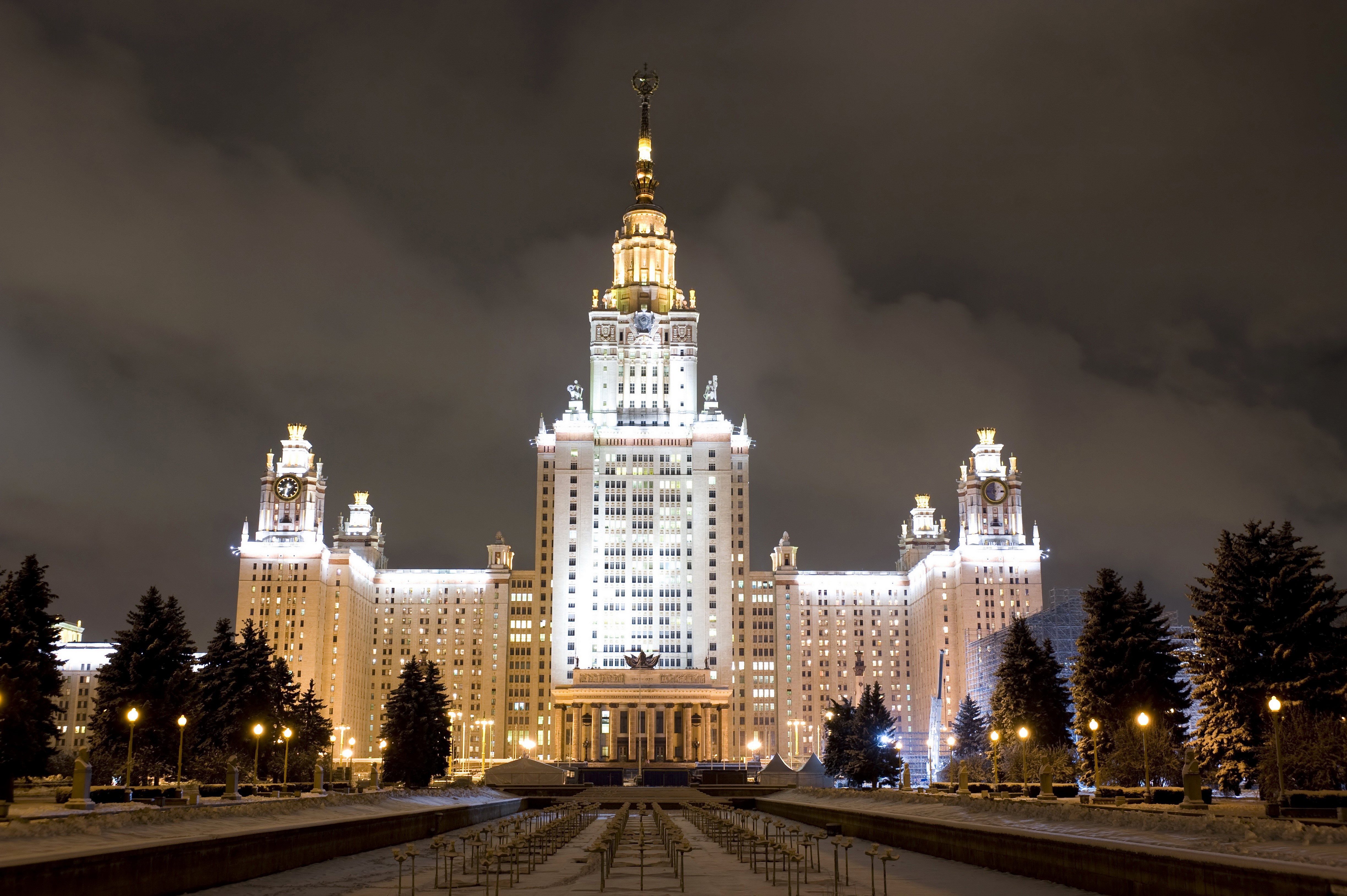 Moscow State University at Night in Winter HD Wallpaper