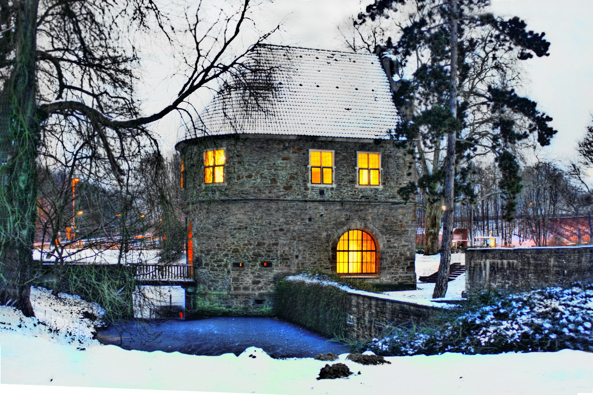 Castle Brünninghausen in Dortmund, Germany HD Wallpaper