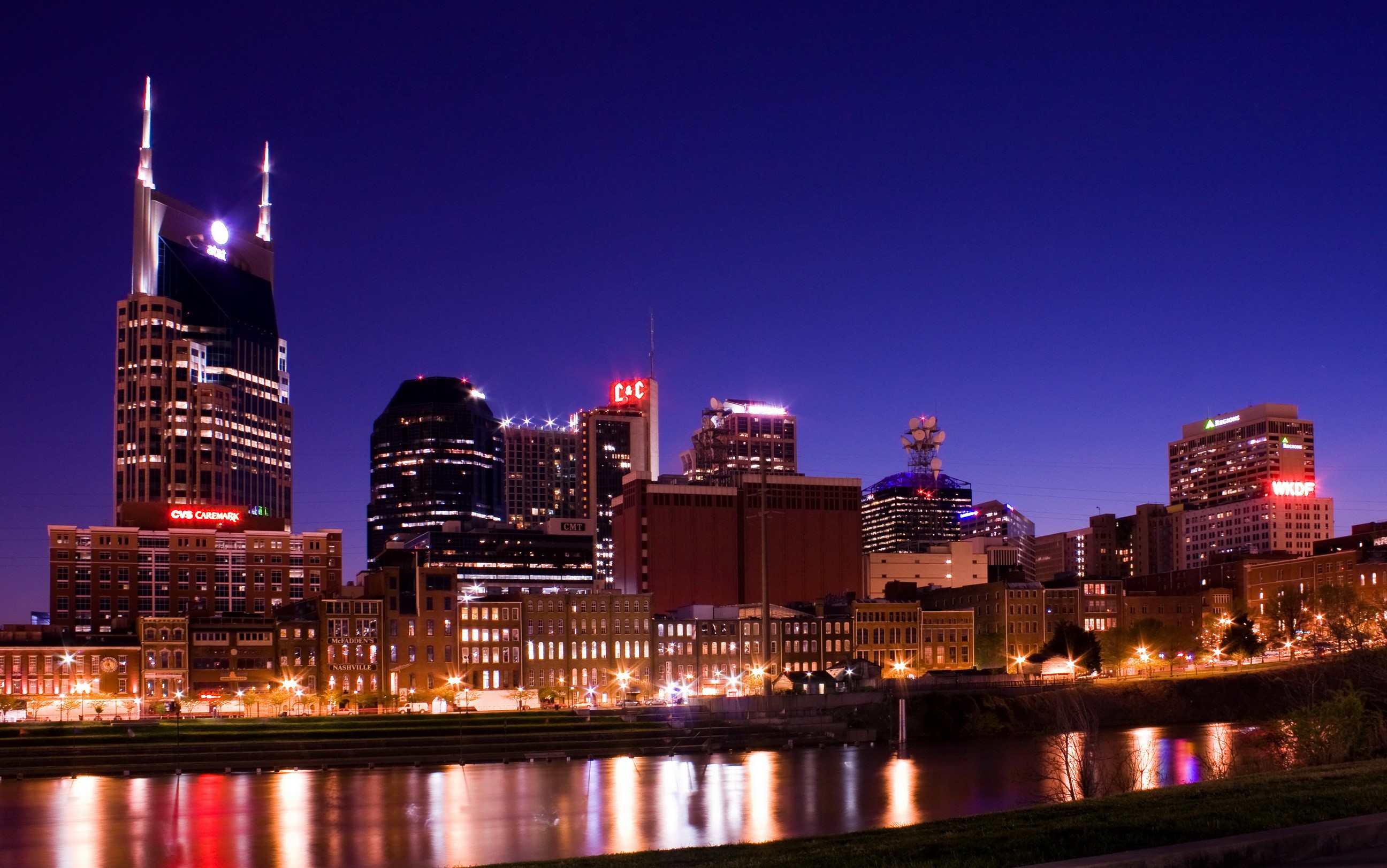 Nashville Skyline at Night over Cumberland River HD Wallpaper