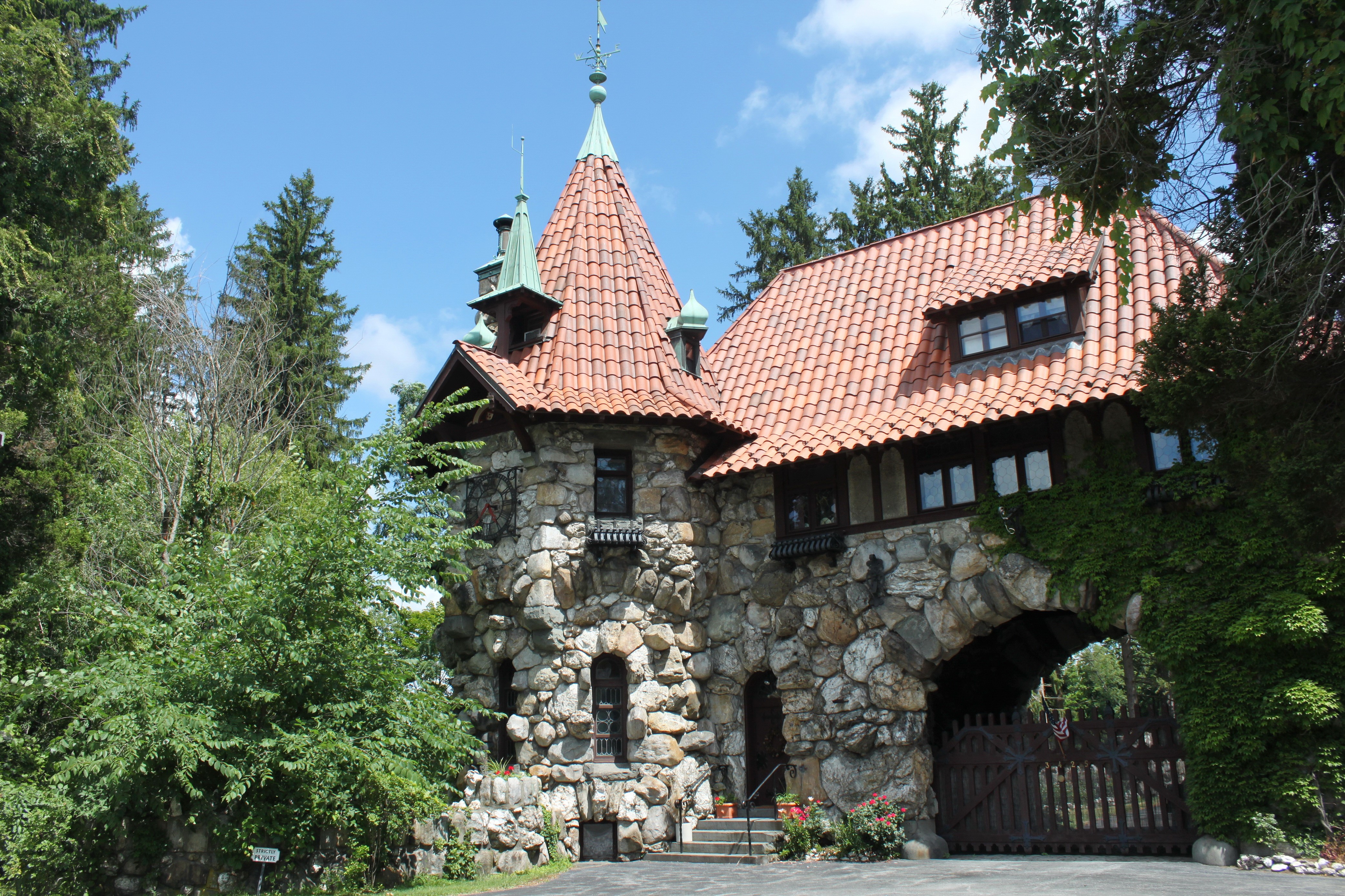 Stone Mansion in Millbrook, New York HD Wallpaper