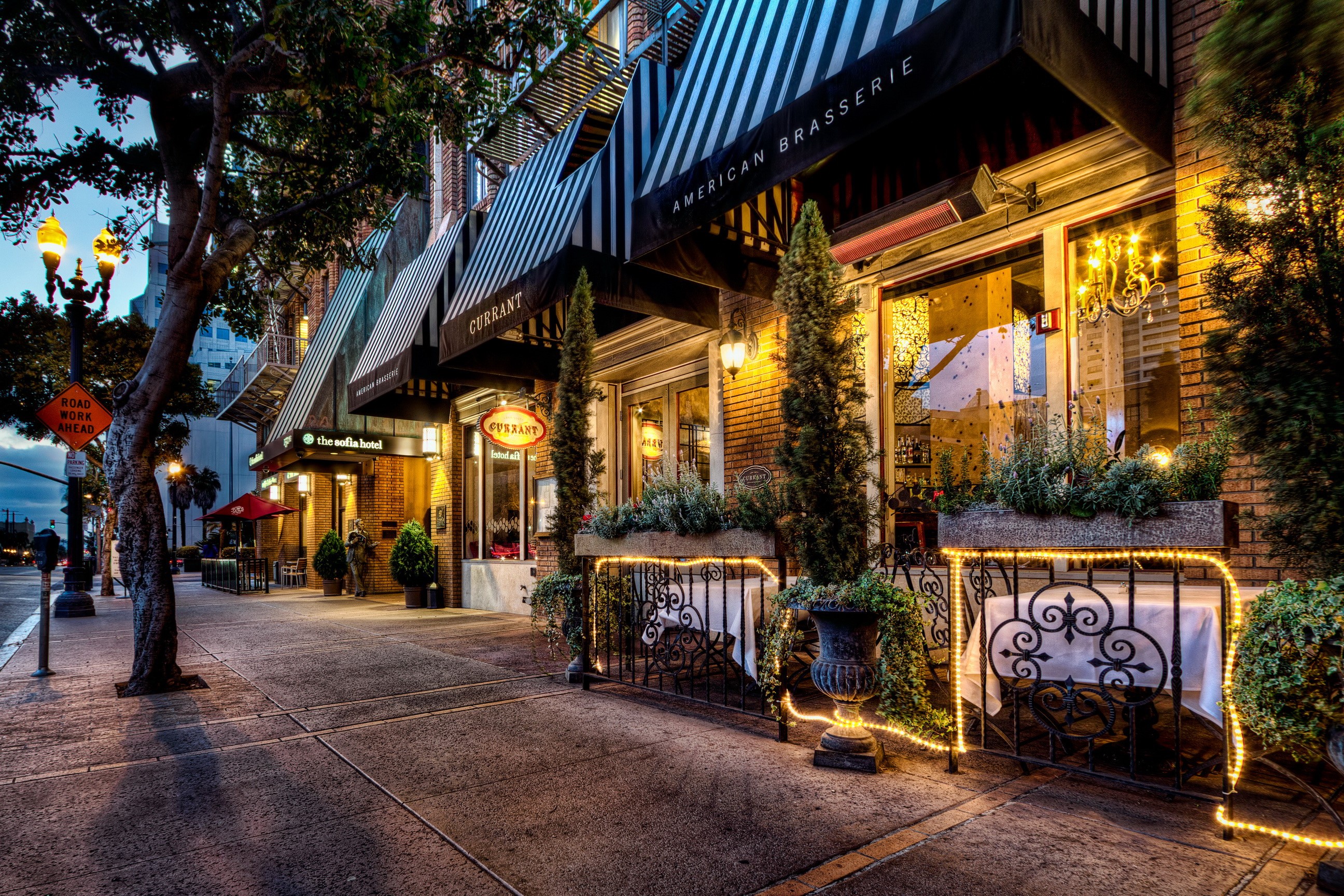 American Brasserie and Currant in San Diego, California HD Wallpaper