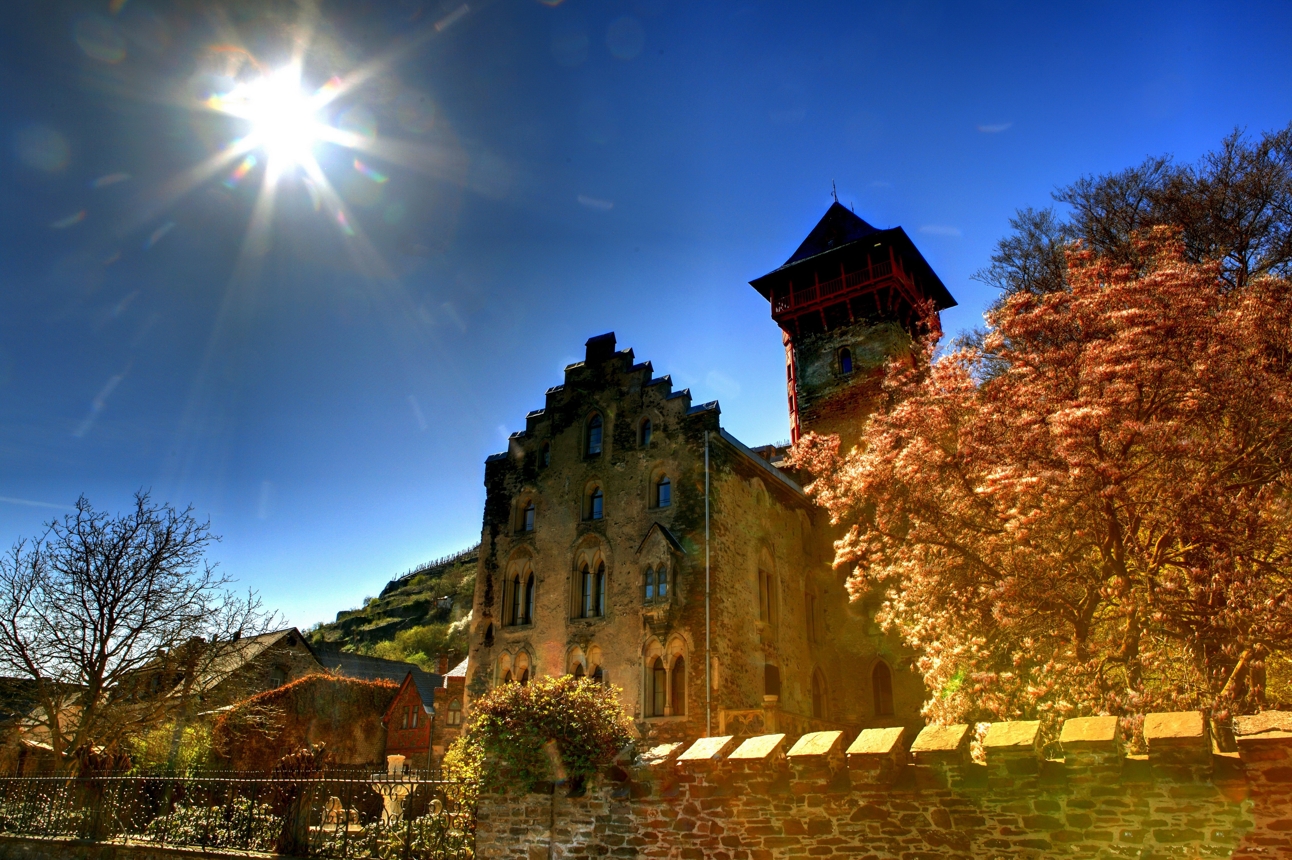 4K HDR Castle in Germany with Sun Rays HD Wallpaper