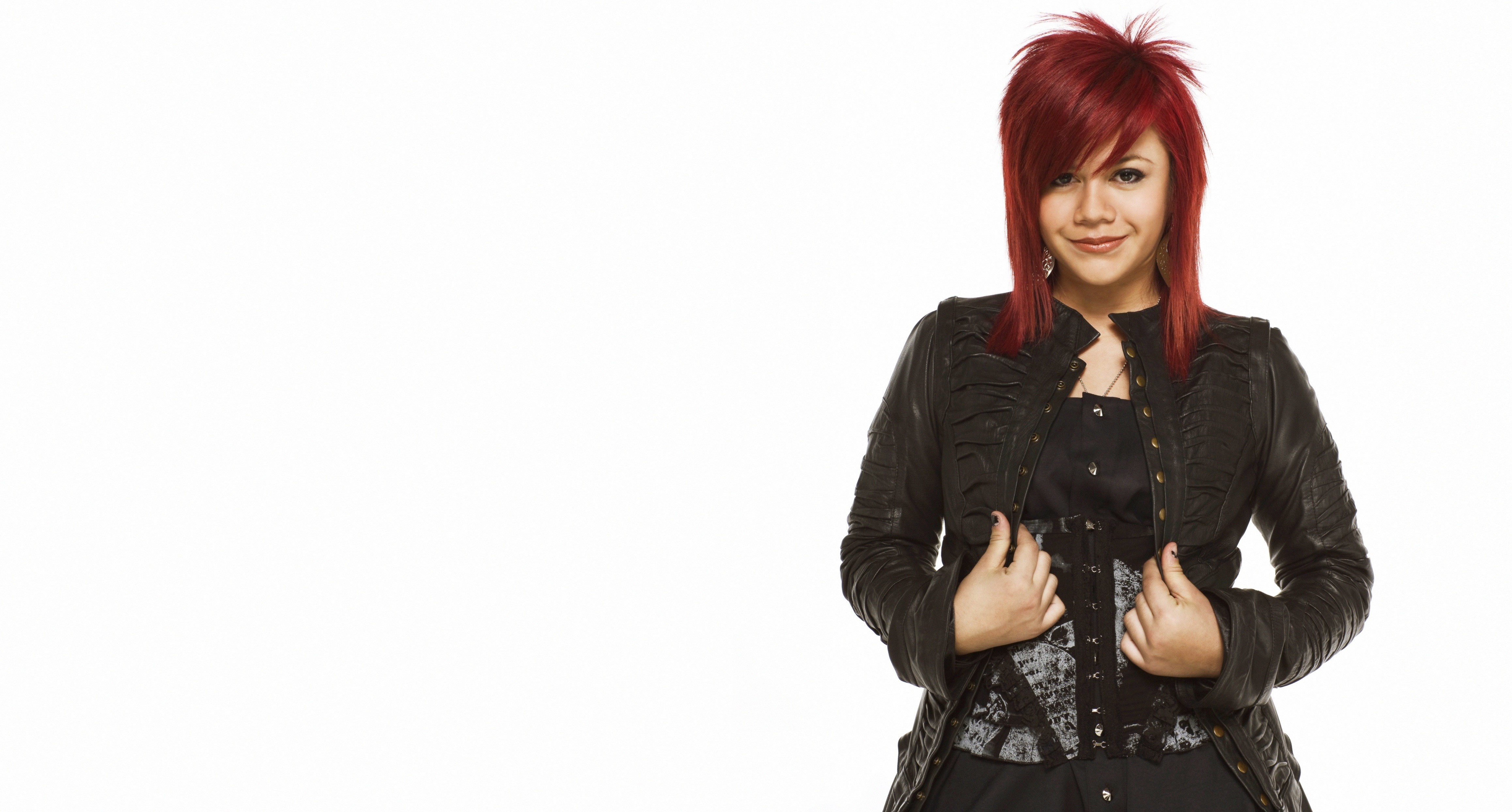 Allison Iraheta HD Wallpaper