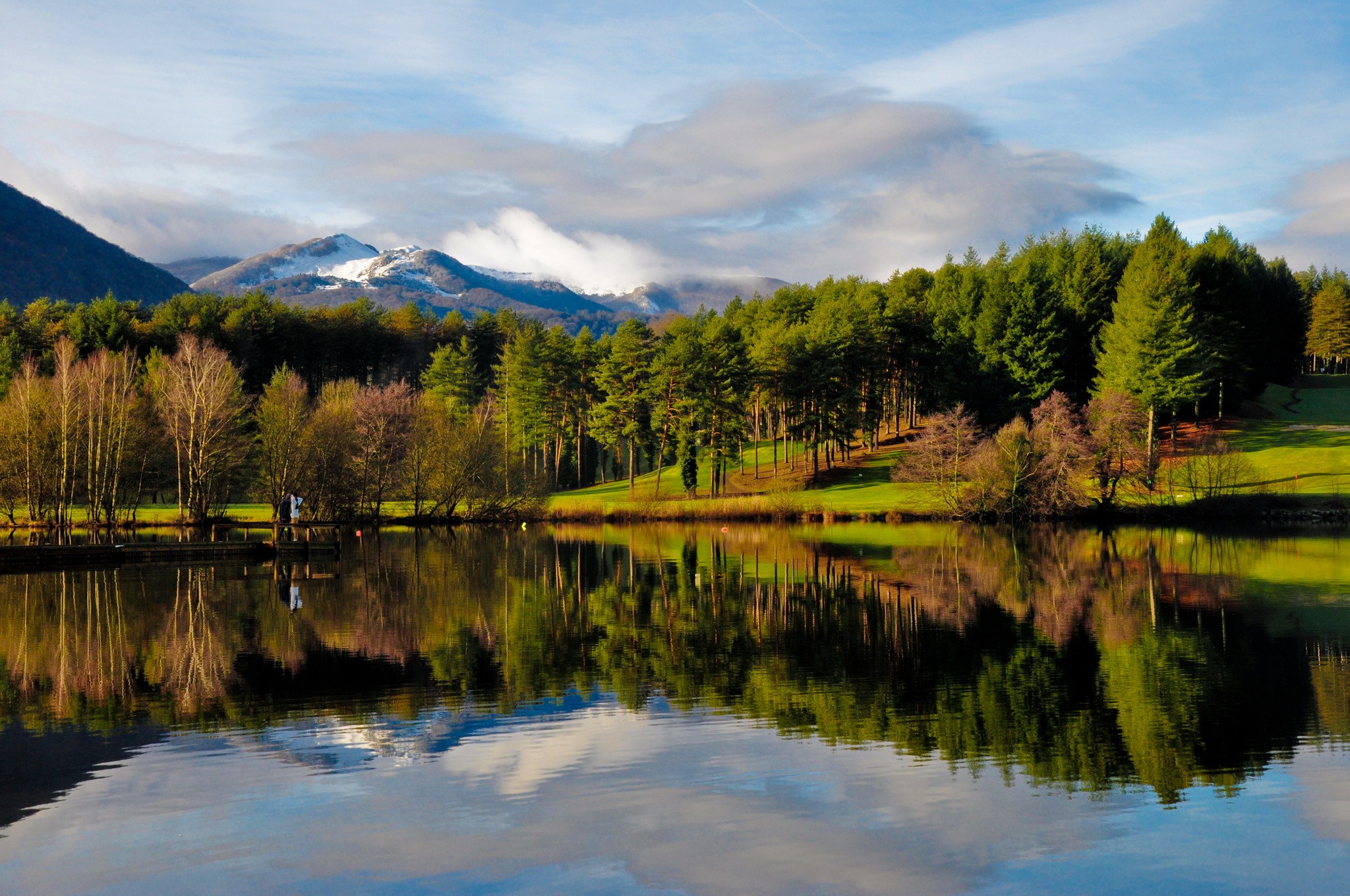 Lake with forest and snow-capped mountains HD Wallpaper