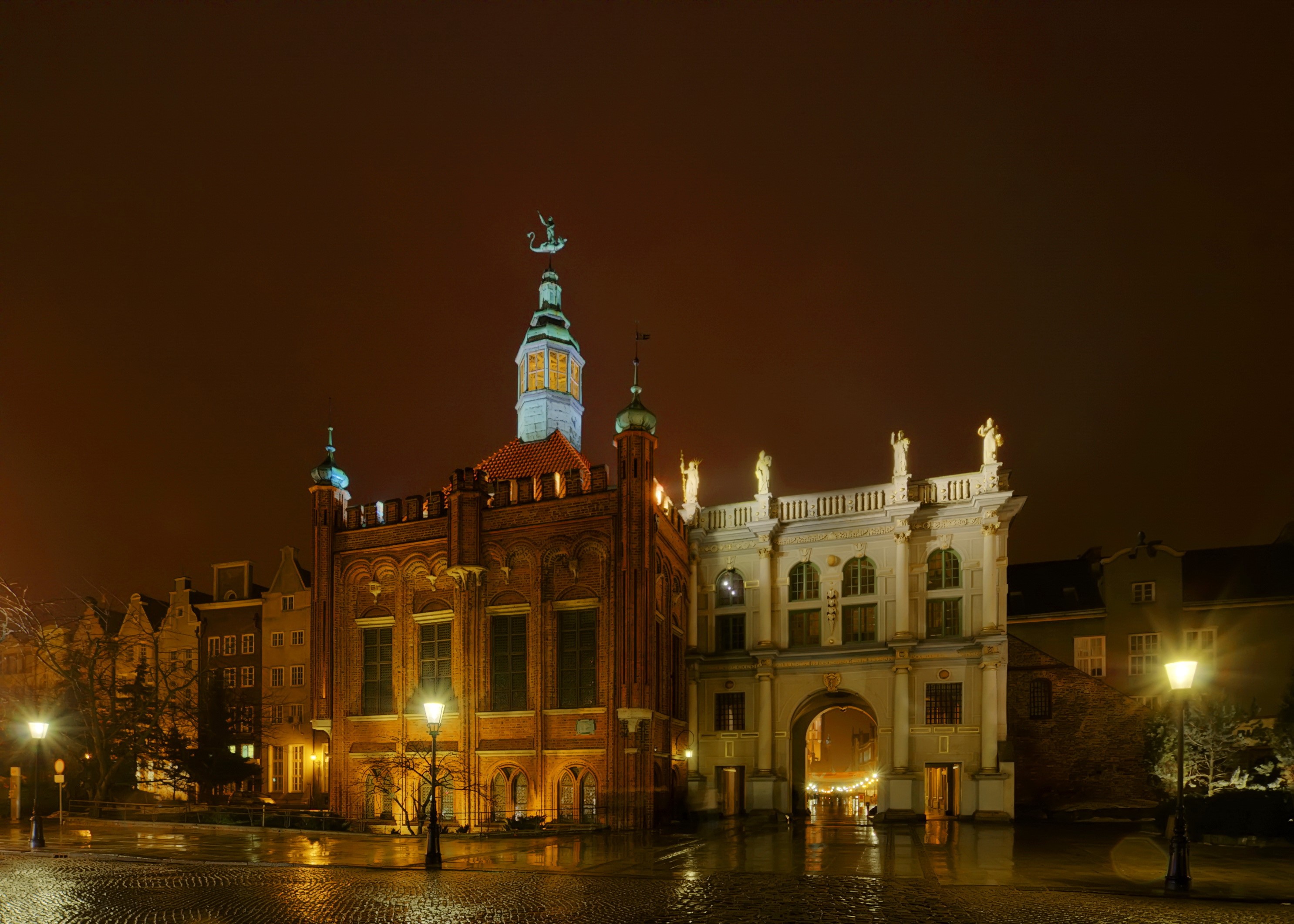 Night view of the Golden Gate in Gdansk, Poland HD Wallpaper