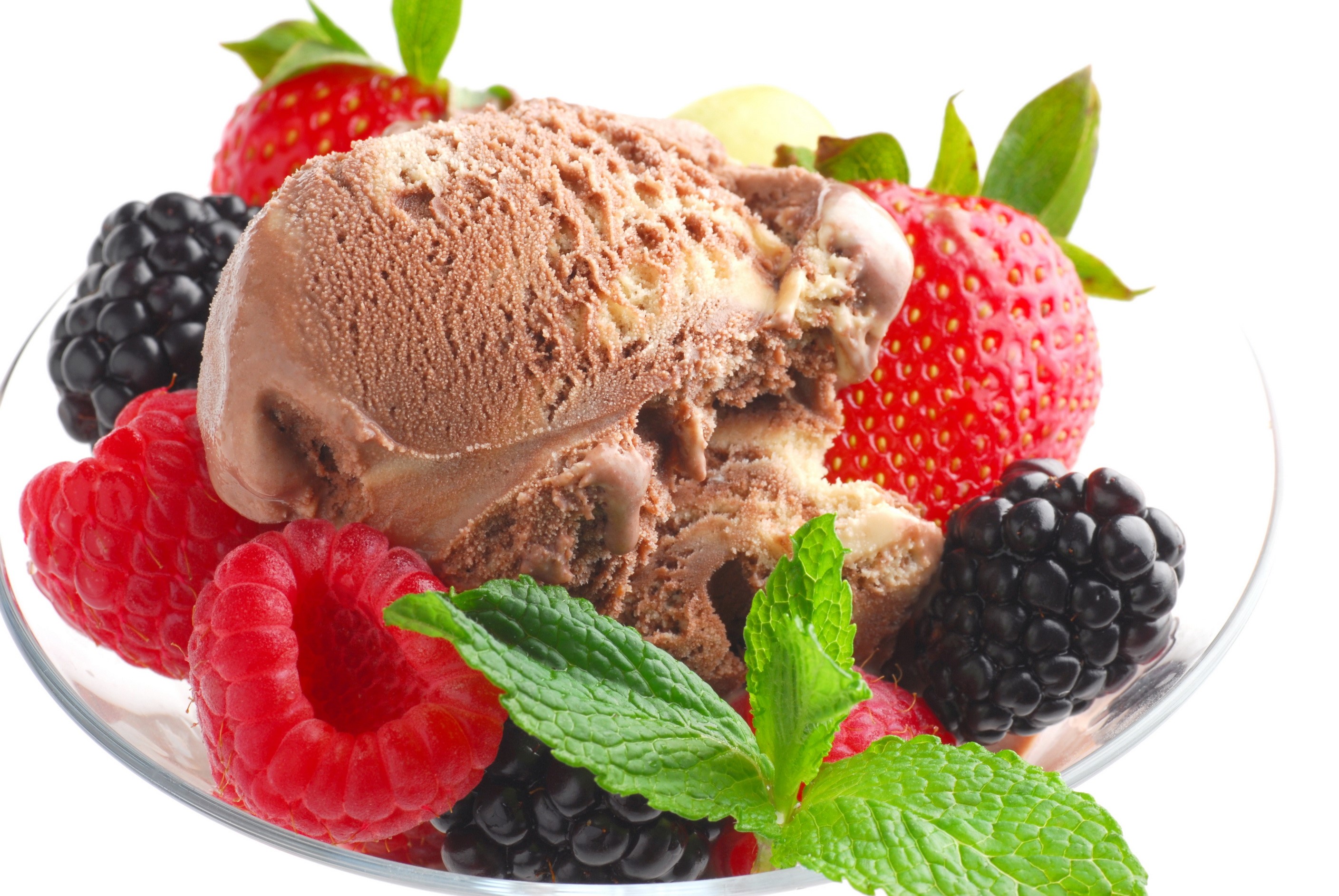 Chocolate ice cream with fresh berries and mint HD Wallpaper