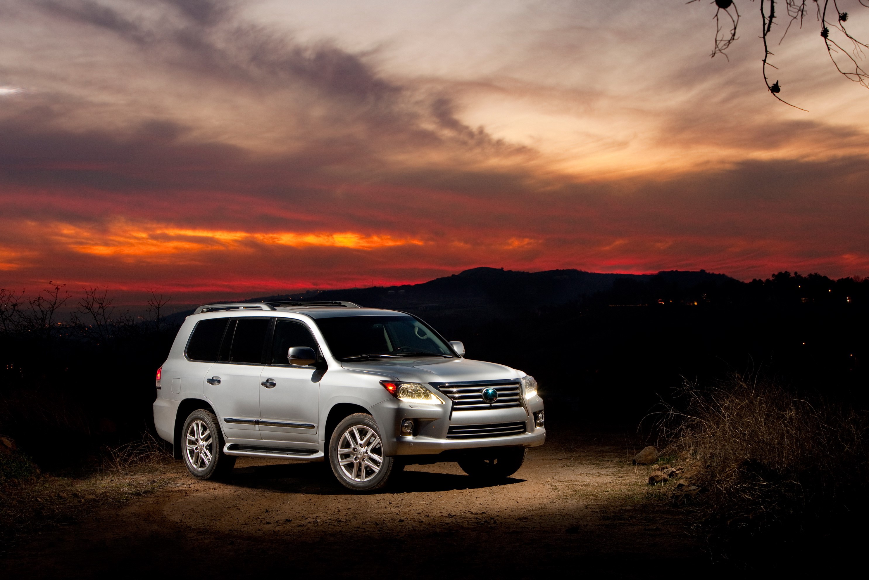 2012 Lexus LX 570 at sunset HD Wallpaper