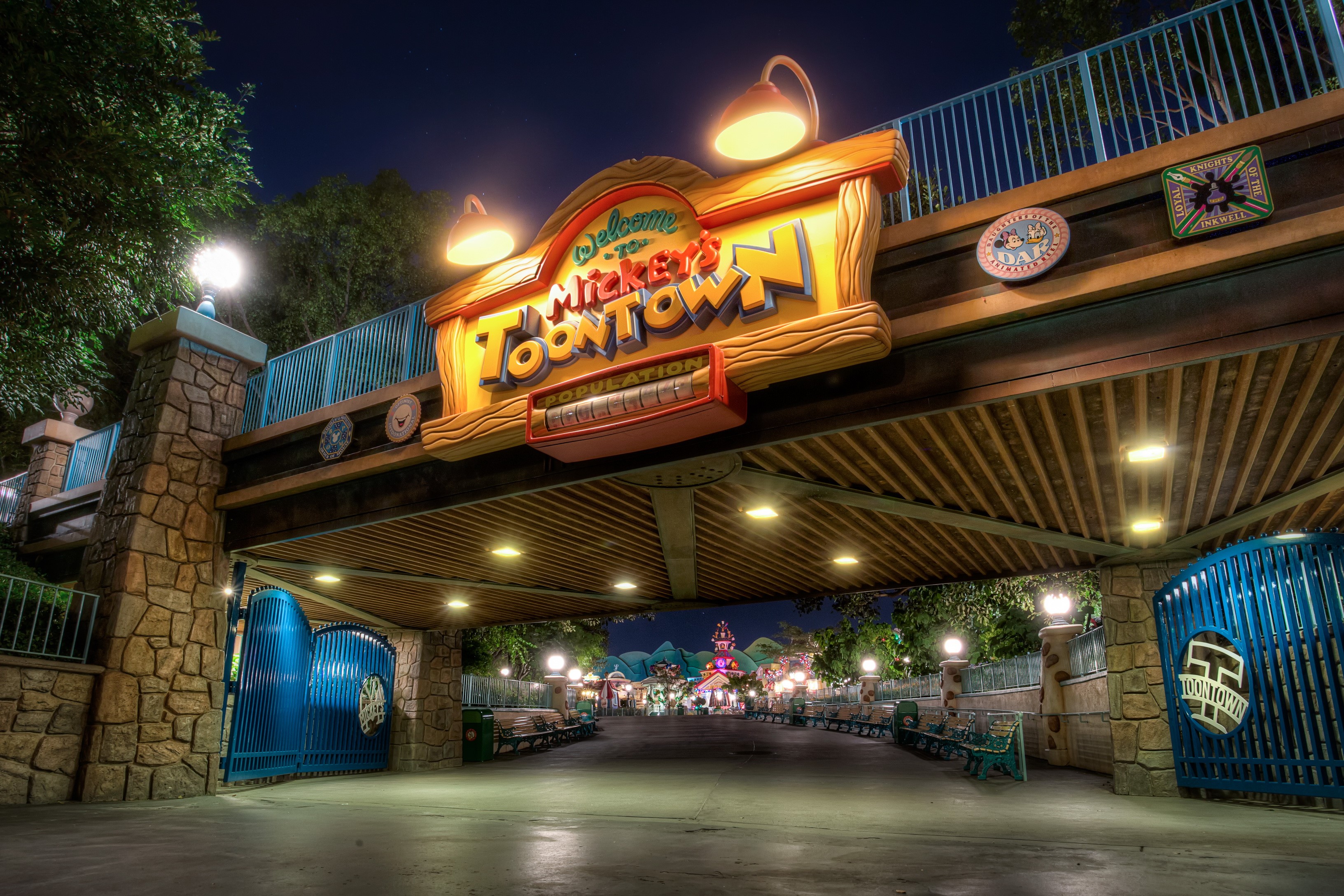 Mickey's Toontown Entrance at Night HD Wallpaper