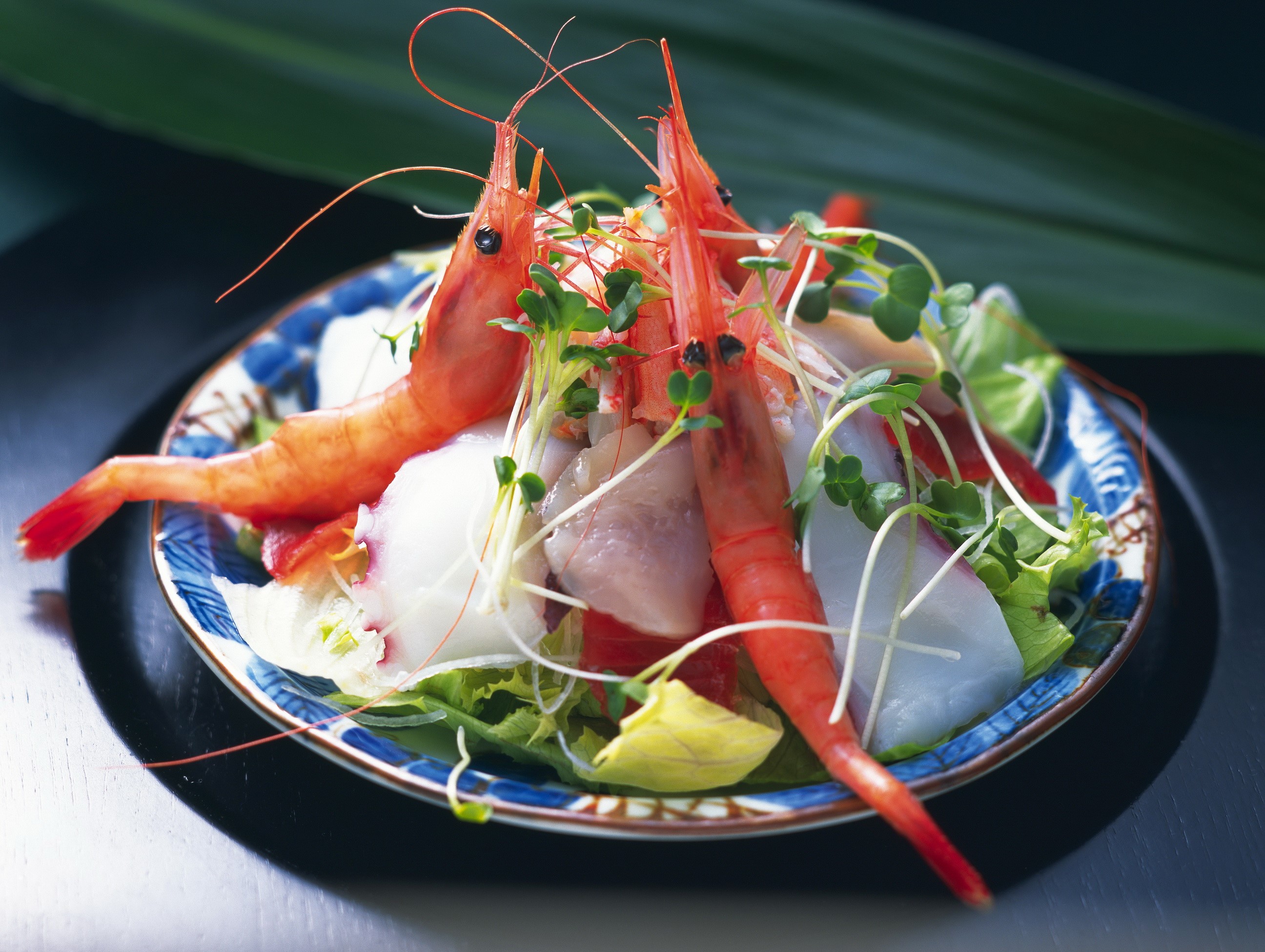 Shrimp and sashimi salad on a plate HD Wallpaper