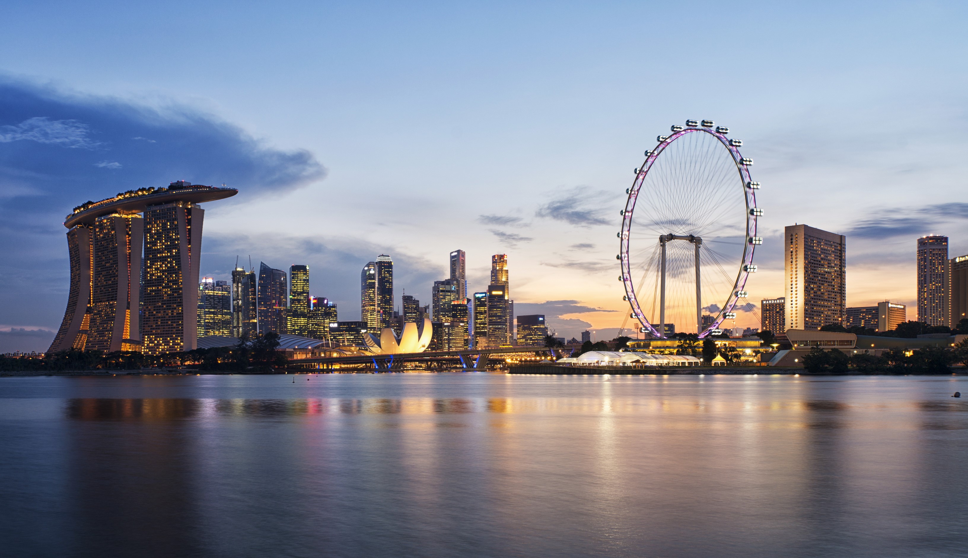 Singapore skyline with Marina Bay Sands and Singapore Flyer HD Wallpaper
