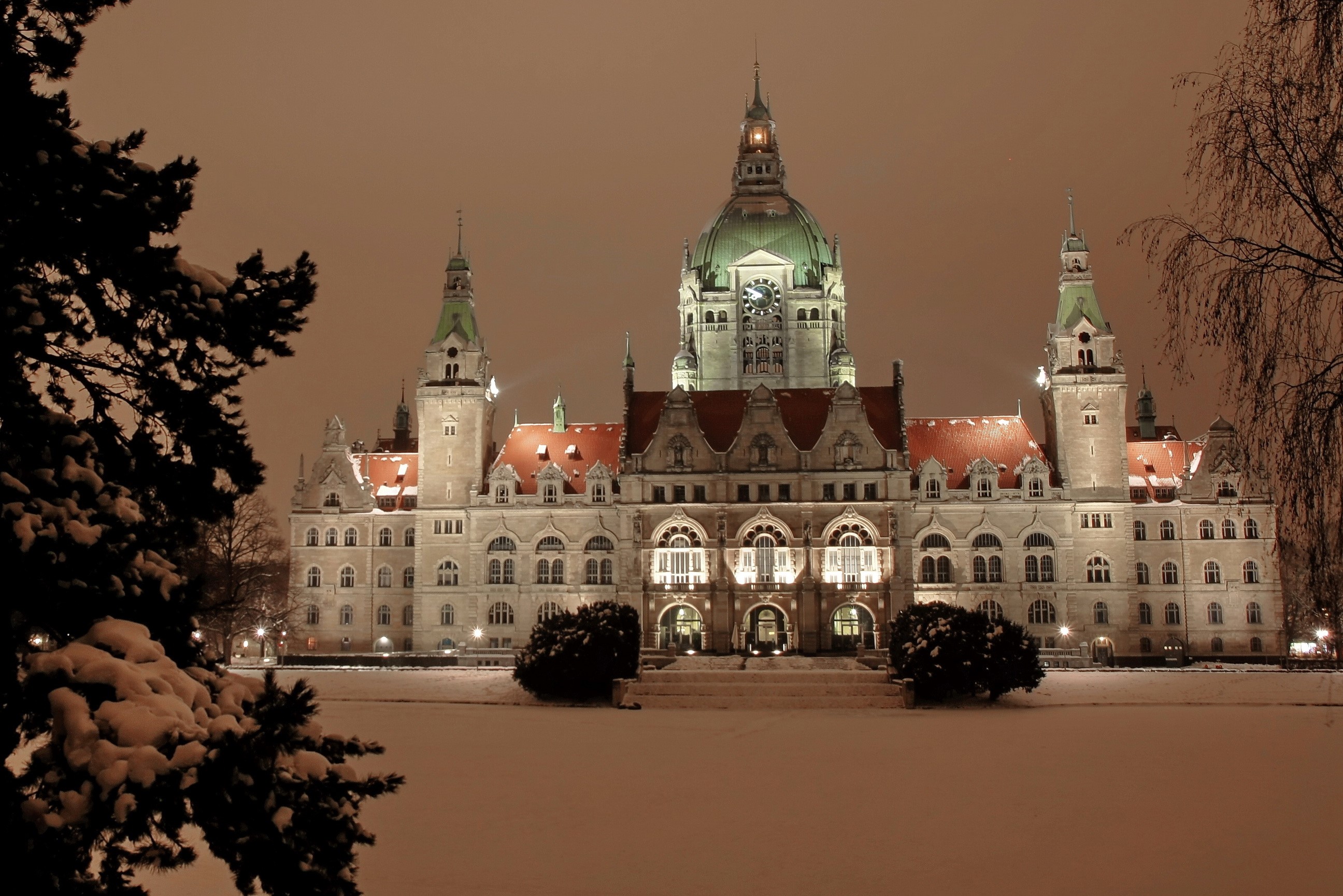 Neues Rathaus Hannover in Winter HD Wallpaper