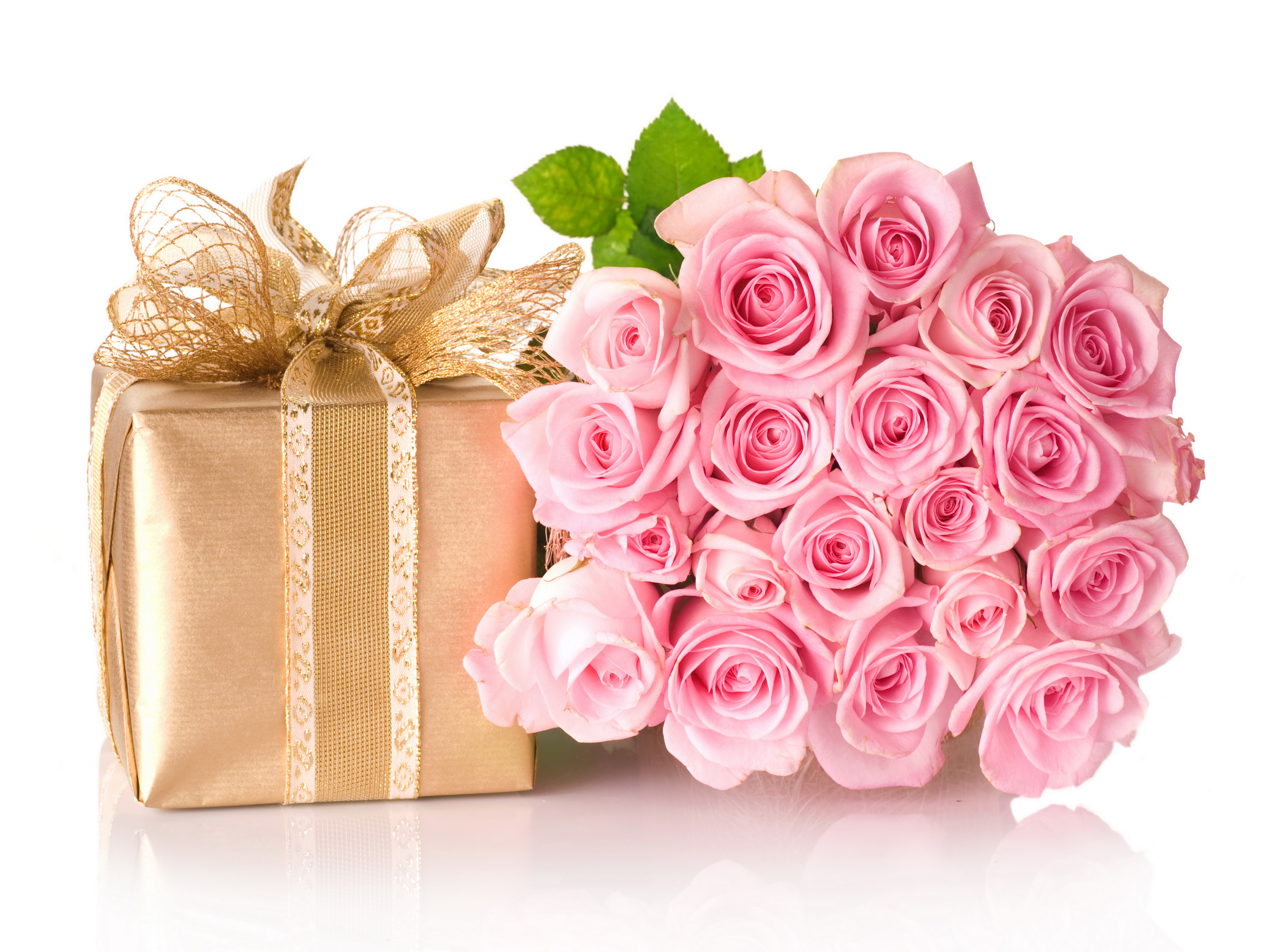 Pink Roses and Gold Gift Box HD Wallpaper