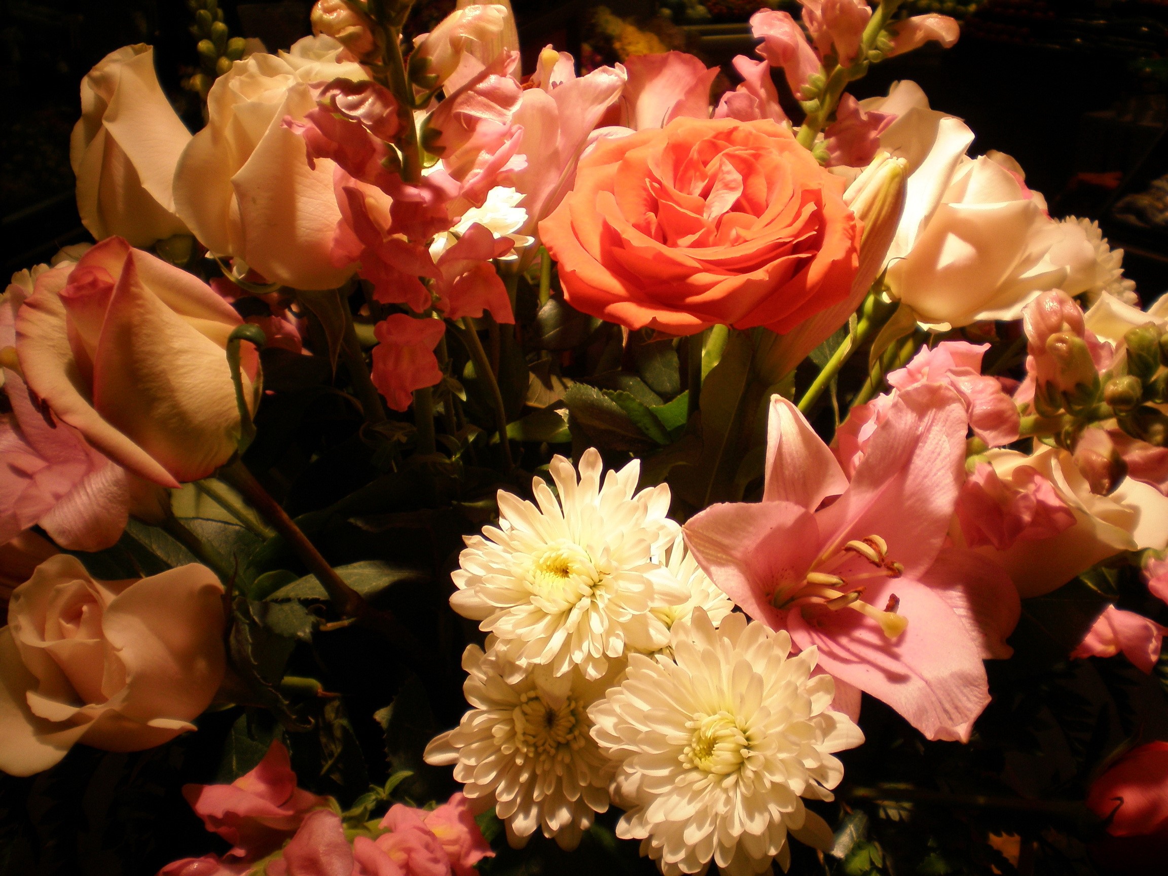 Bouquet of Roses, Lilies, and Chrysanthemums HD Wallpaper