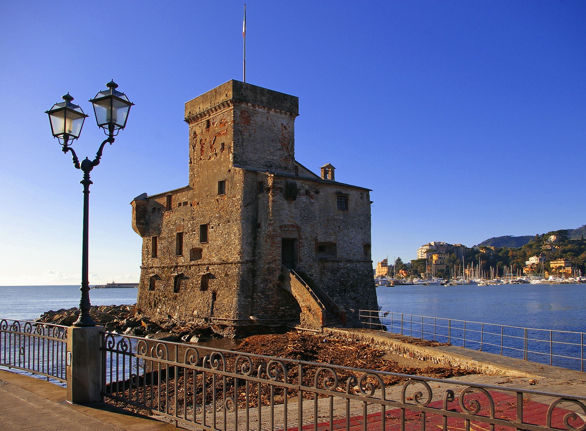 Castle in Rapallo, Italy with Street Lamp HD Wallpaper